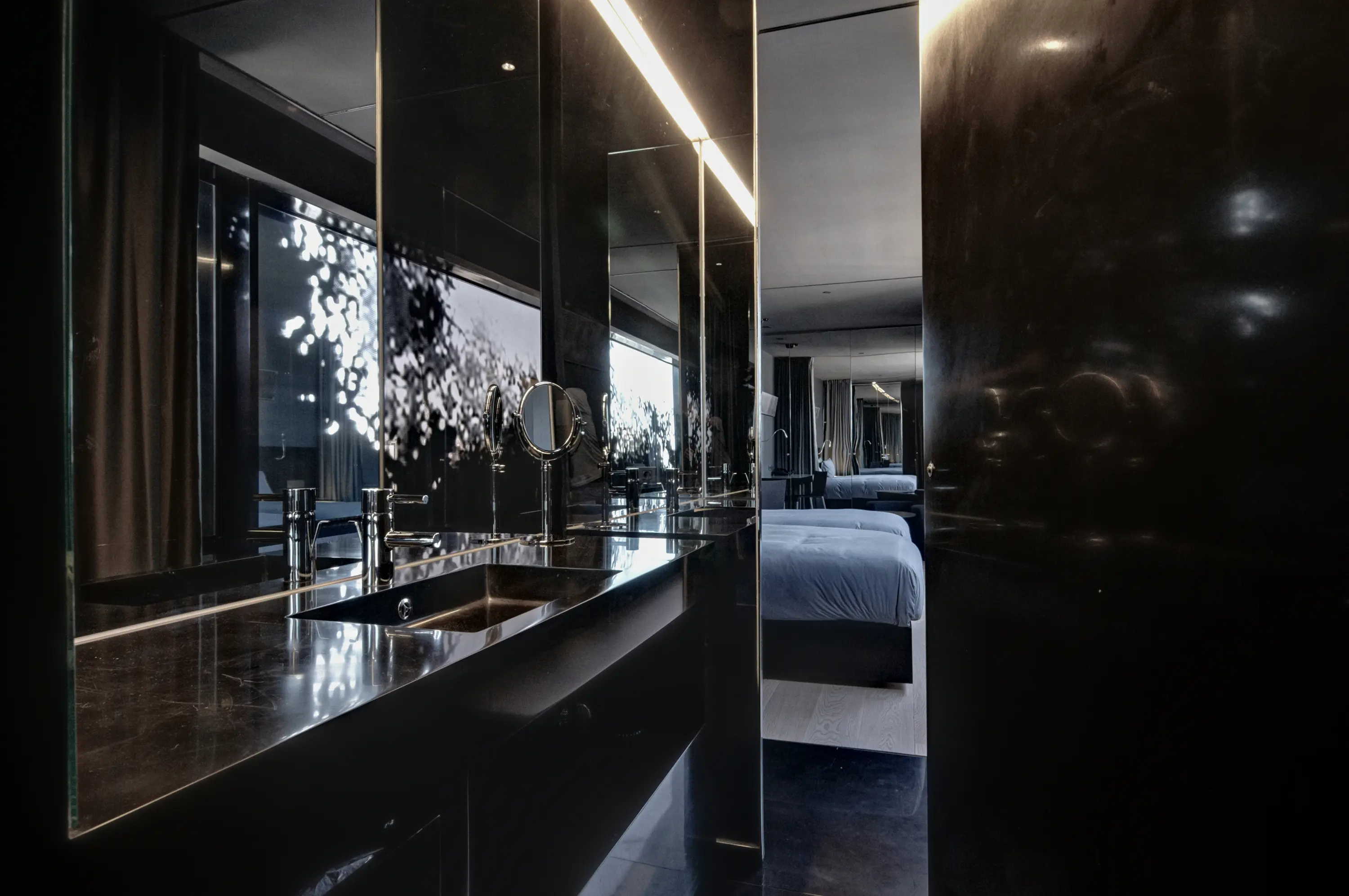 Staron® - Solid Onyx