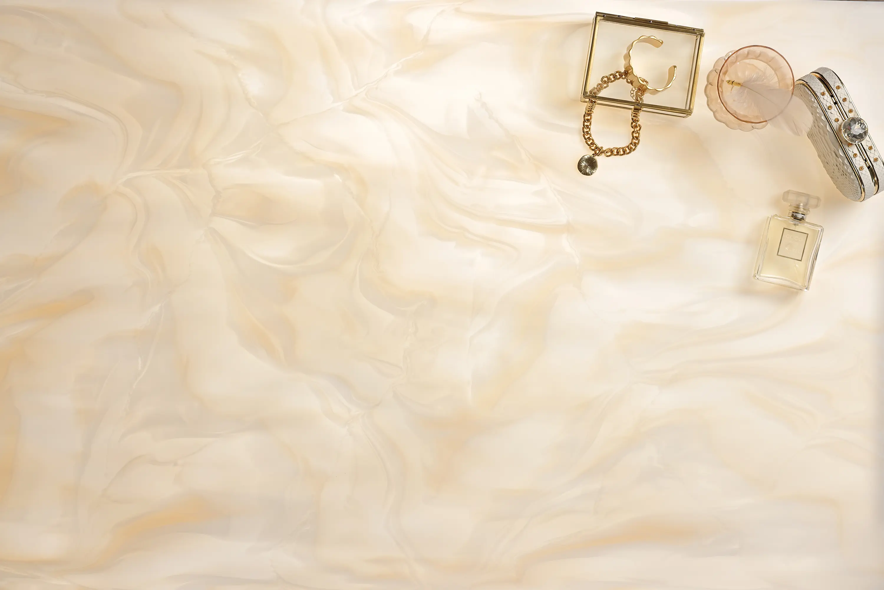 Staron® - Supreme Flat White