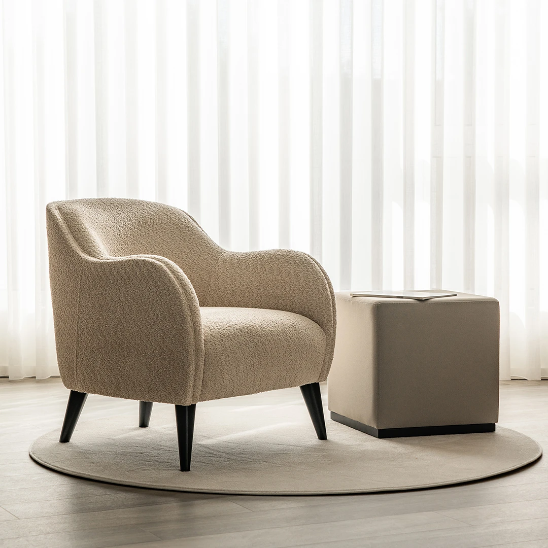 LOUNGE CHAIRS