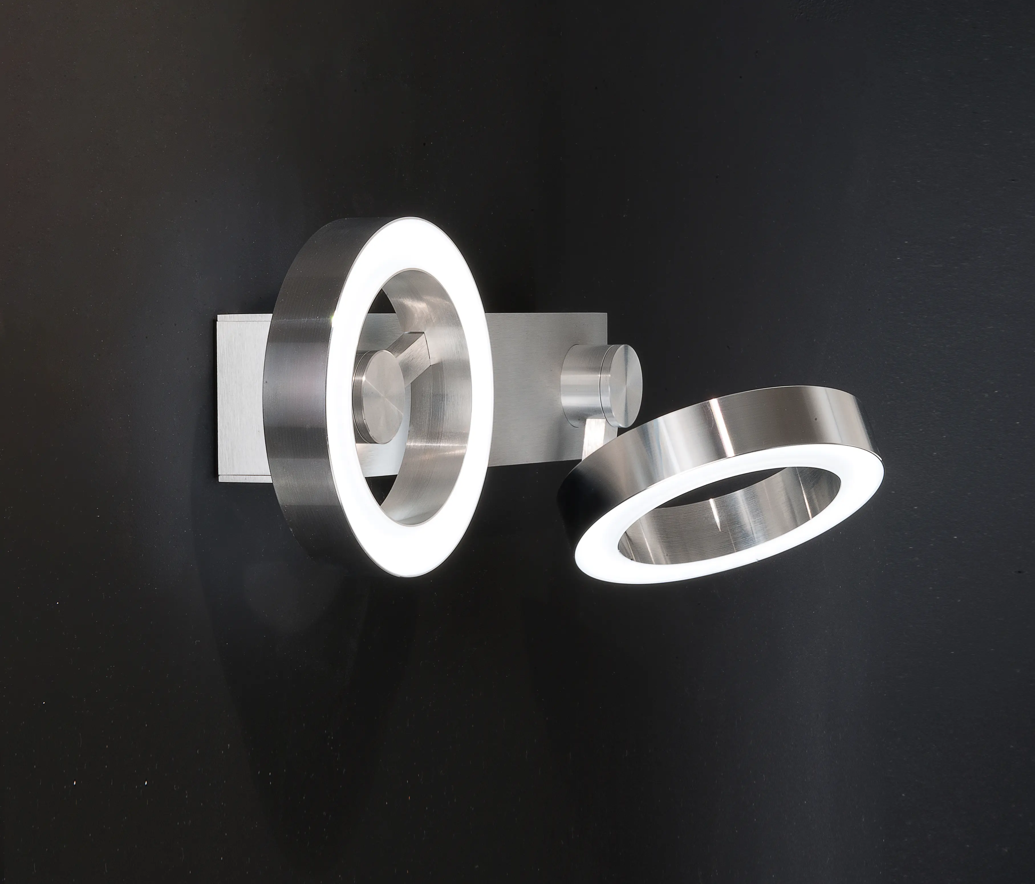 Klaus Sigllicht - Tisua Line | Dominua II