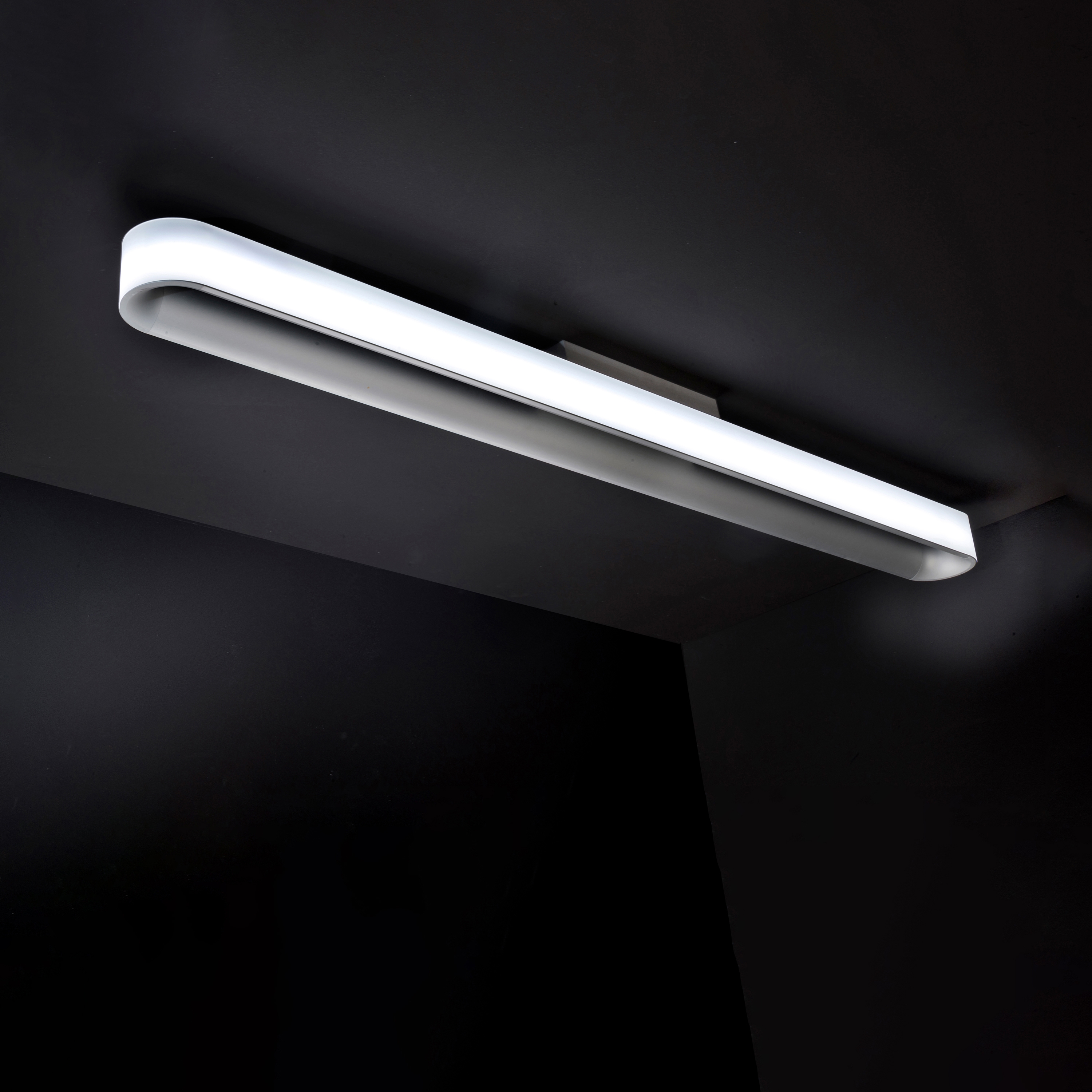 Produkt Loop Line | Loop W 1200 Weiss Licht des Herstellers Klaus Sigllicht anzeigen