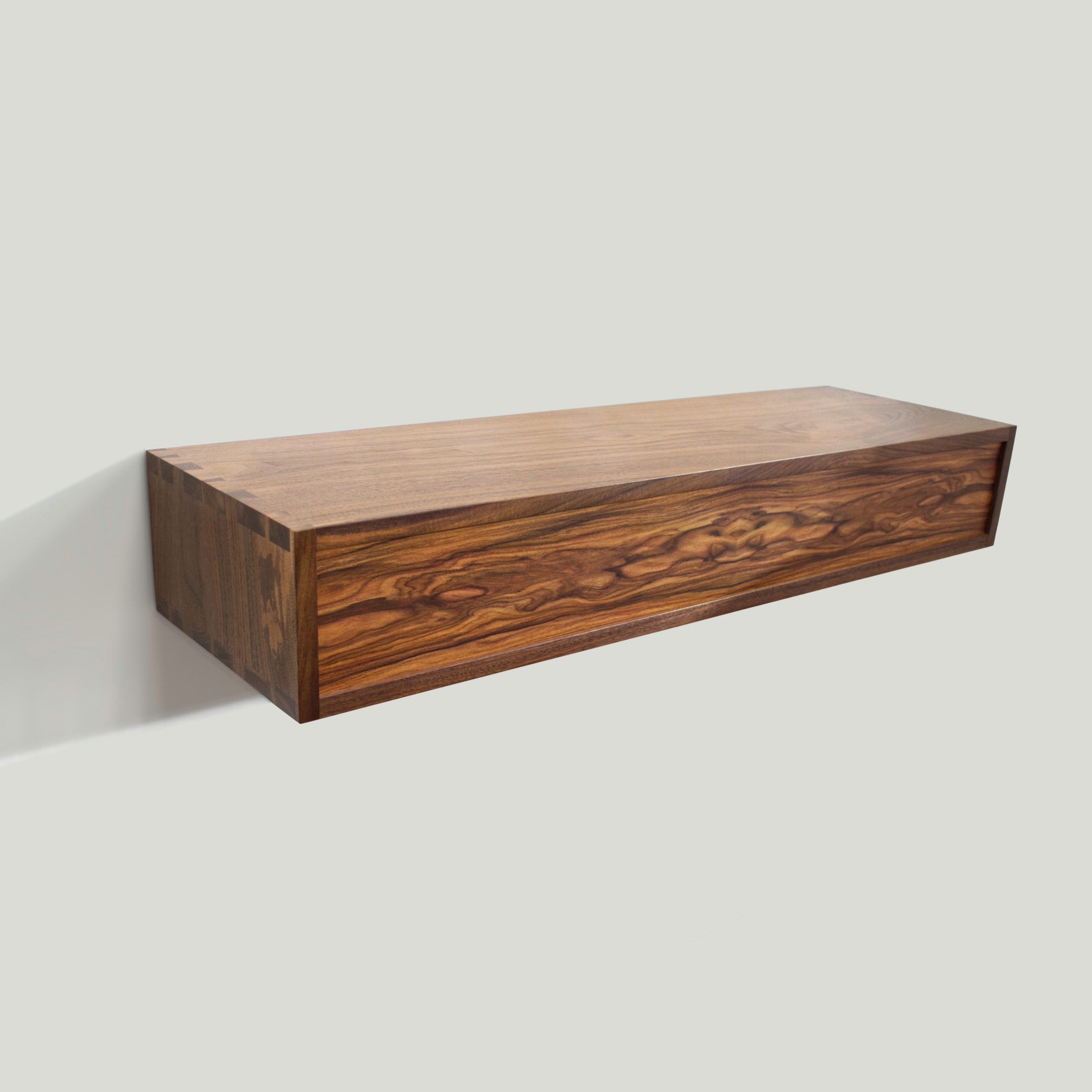 Produkt Innato | Floating Console des Herstellers ALAN HORGAN STUDIO anzeigen