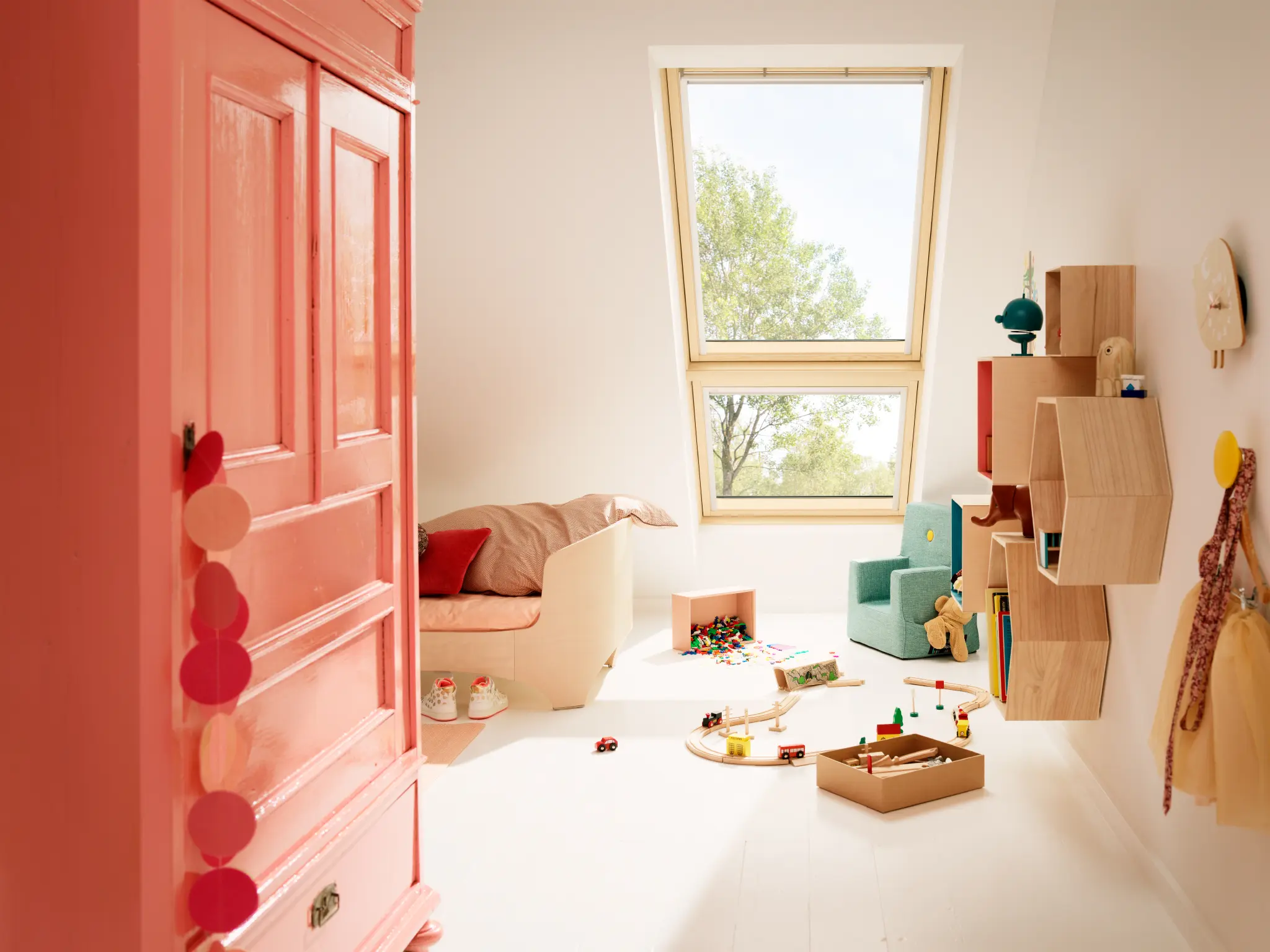 VELUX Group - VELUX sloping extension window element GIL