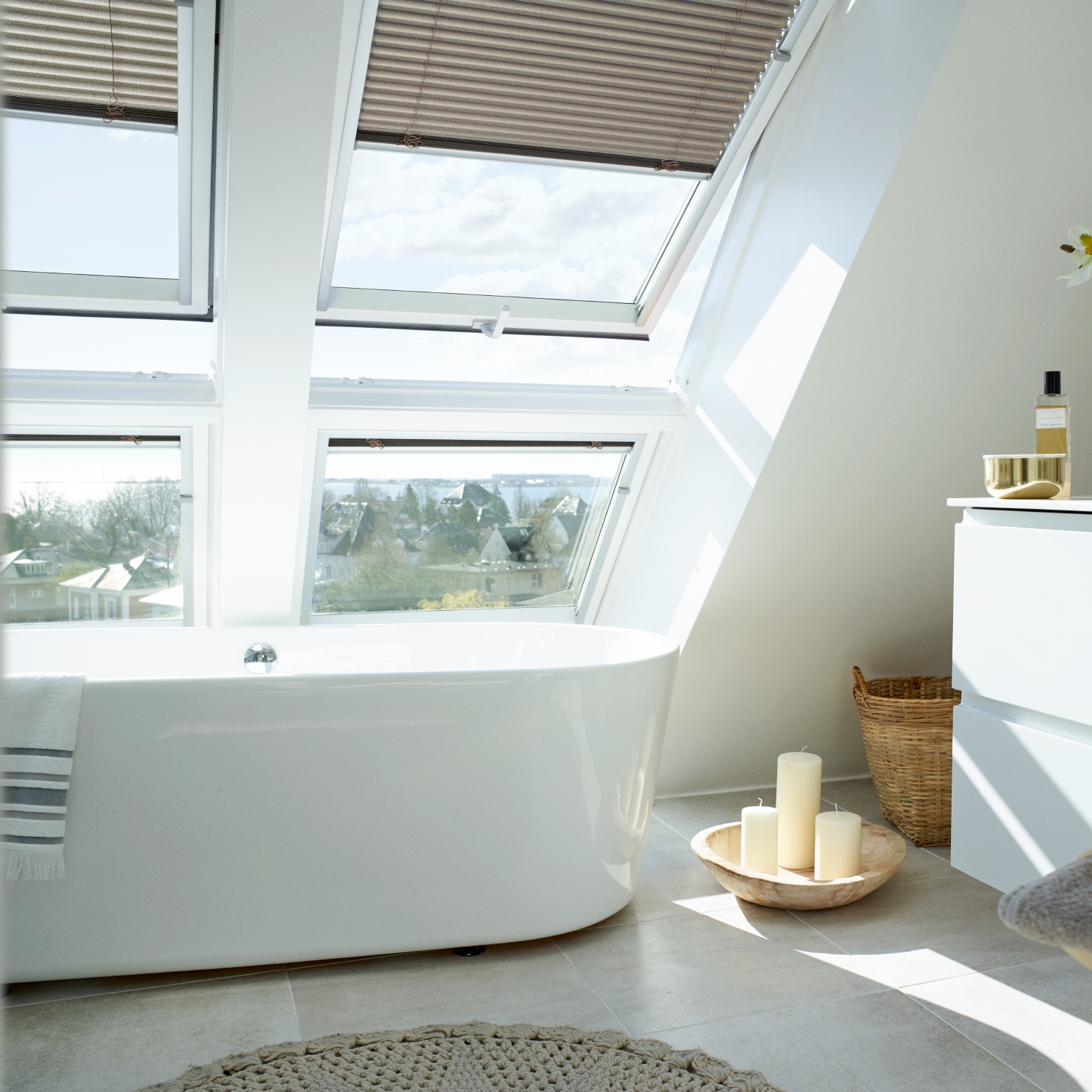 Display product VELUX sloping extension window element GIU -Ideal for bathroom and kitchens from manufacturer VELUX Group