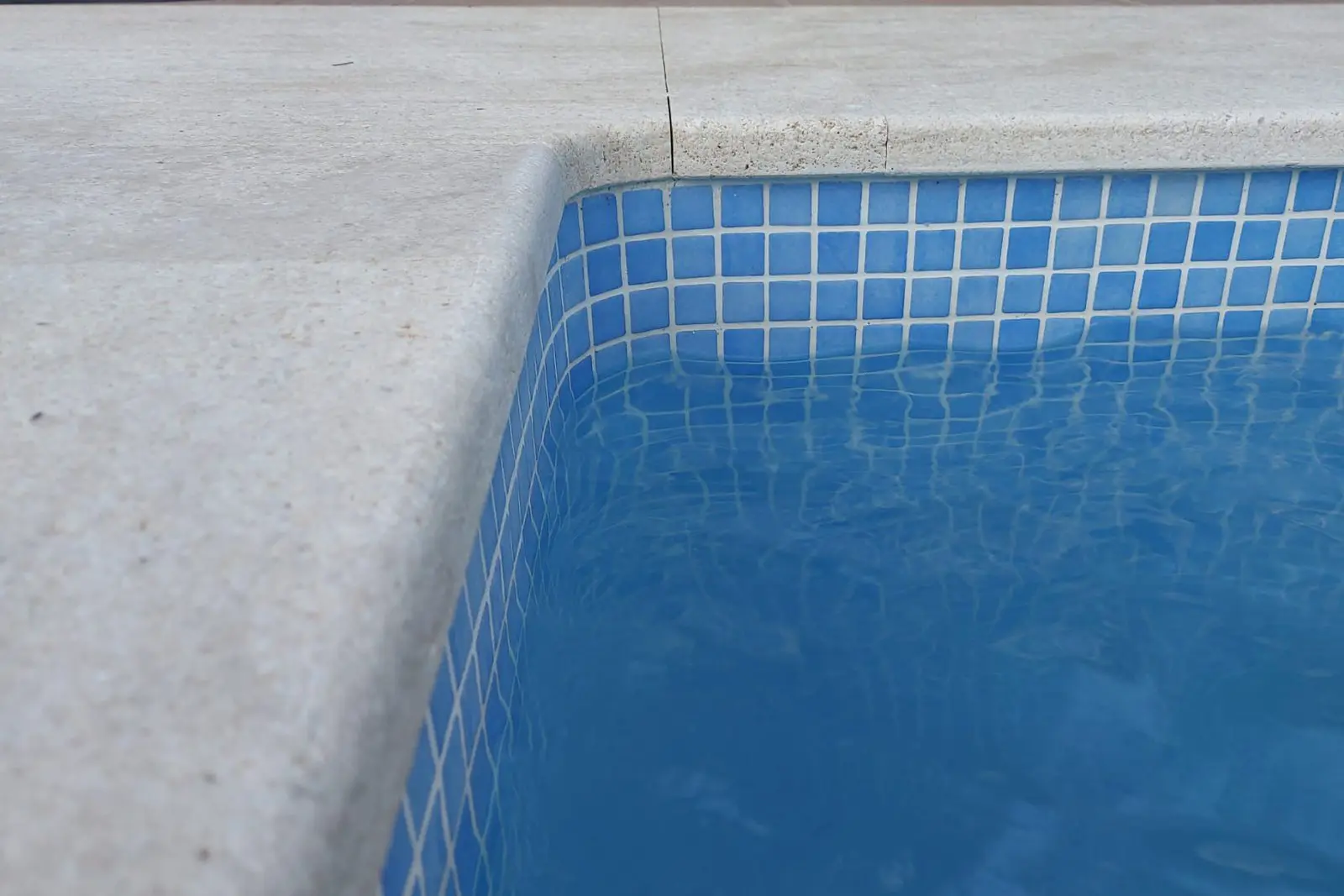 Rosal Stones - Stone Pool coping