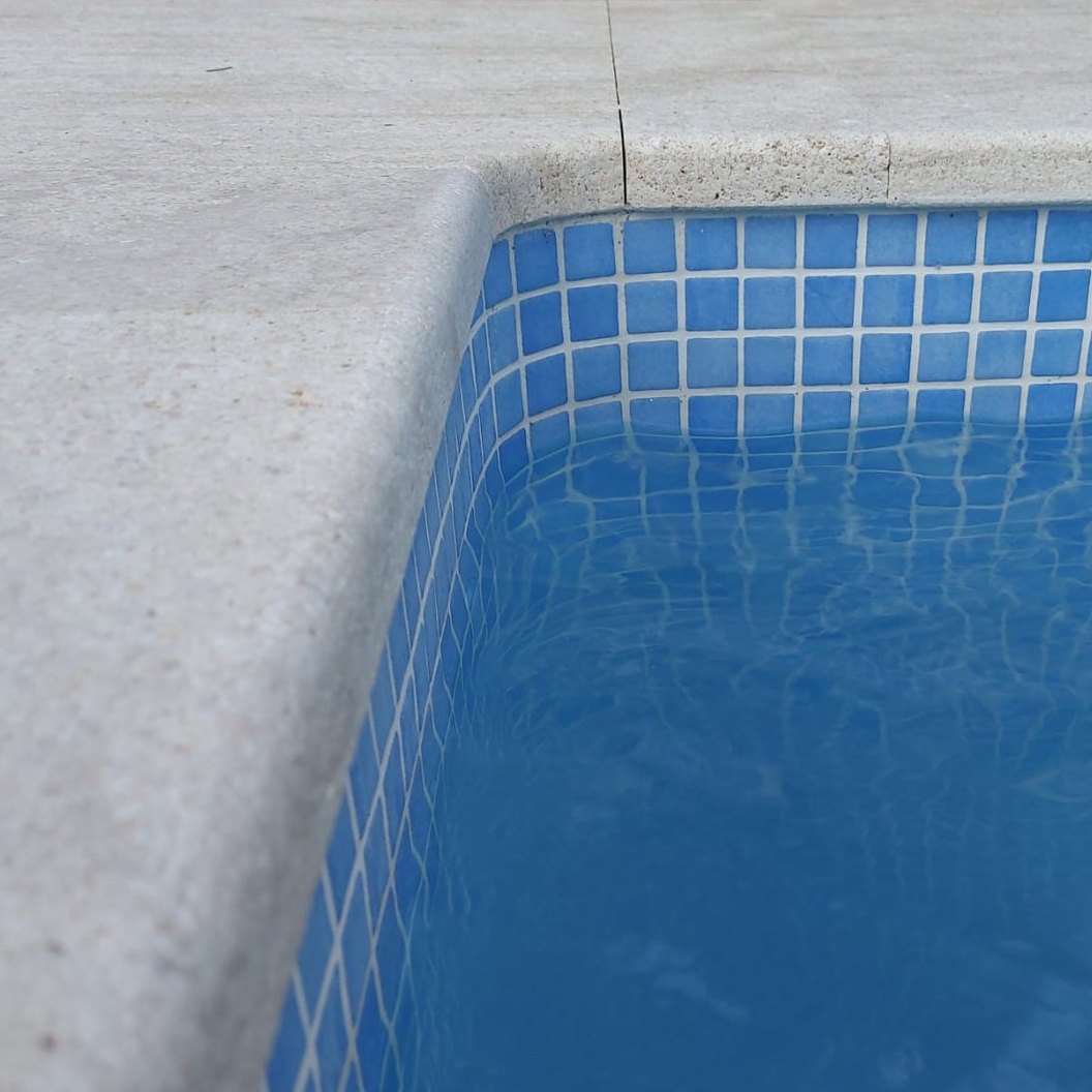 Mostra il prodotto Stone Pool coping del produttore Rosal Stones