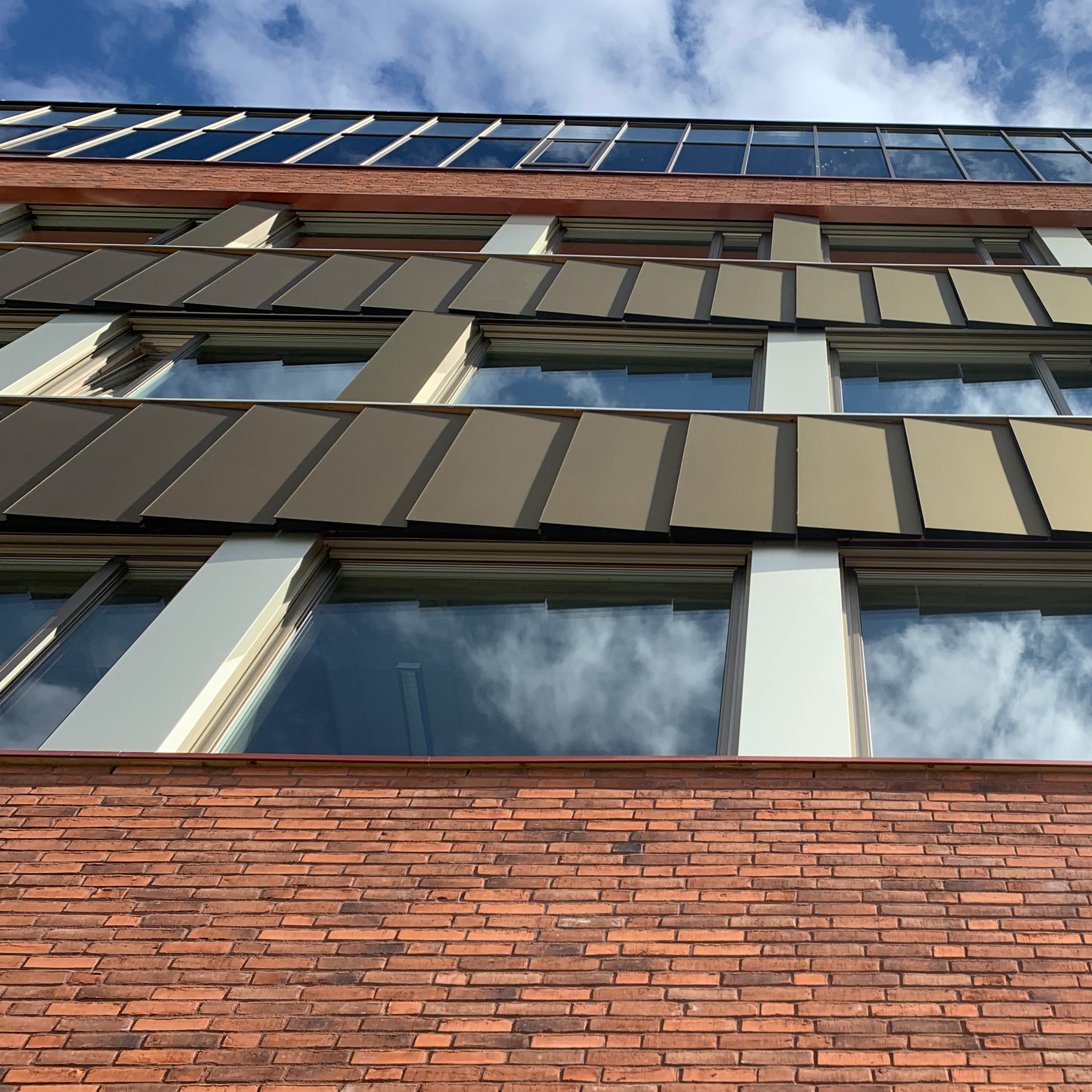 Mostrar el producto Ruseløkka School del fabricante SolarLab