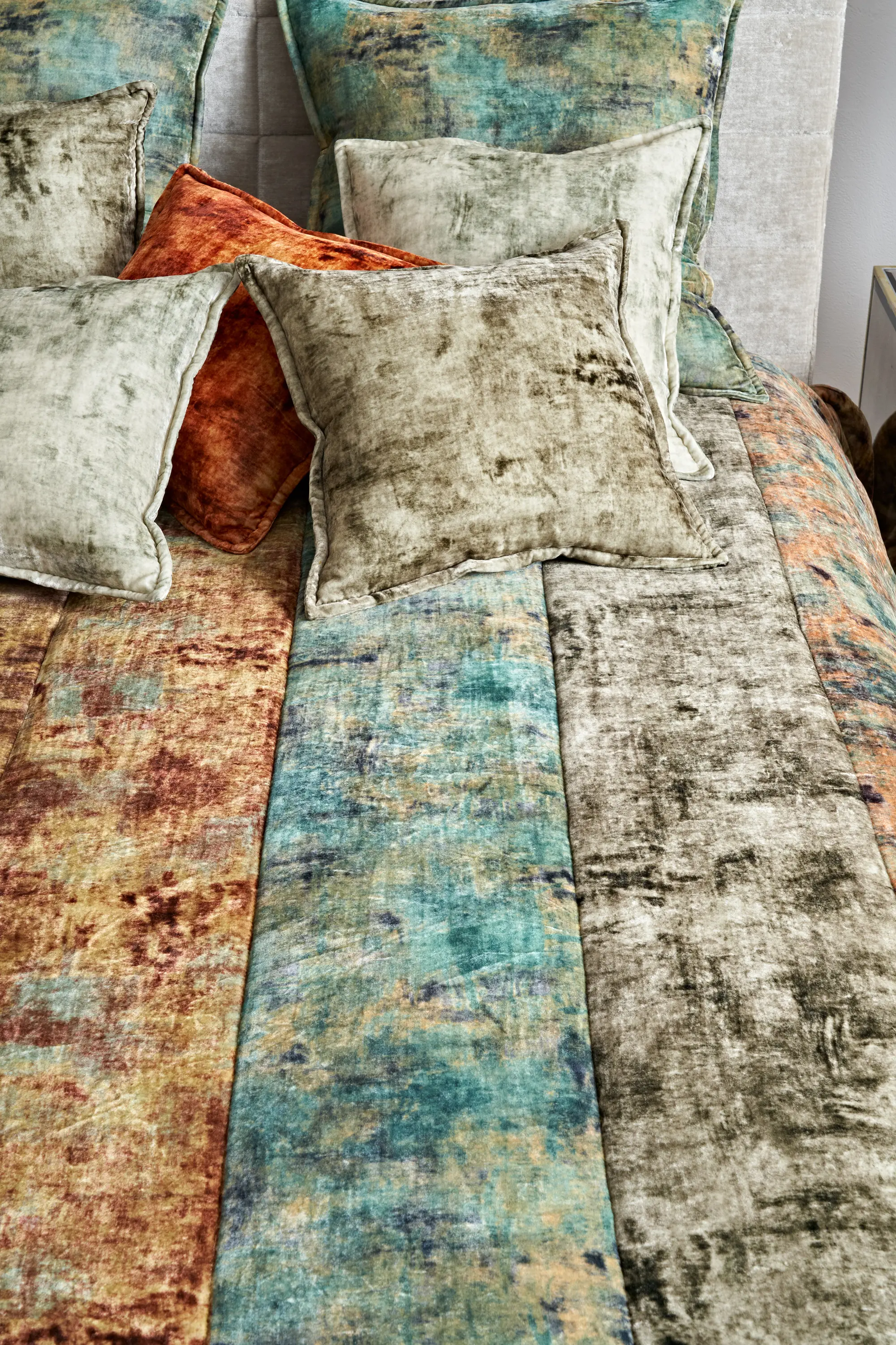 Mastro Raphael - Tiziano Quilted bedspread in patchwork striped velvet