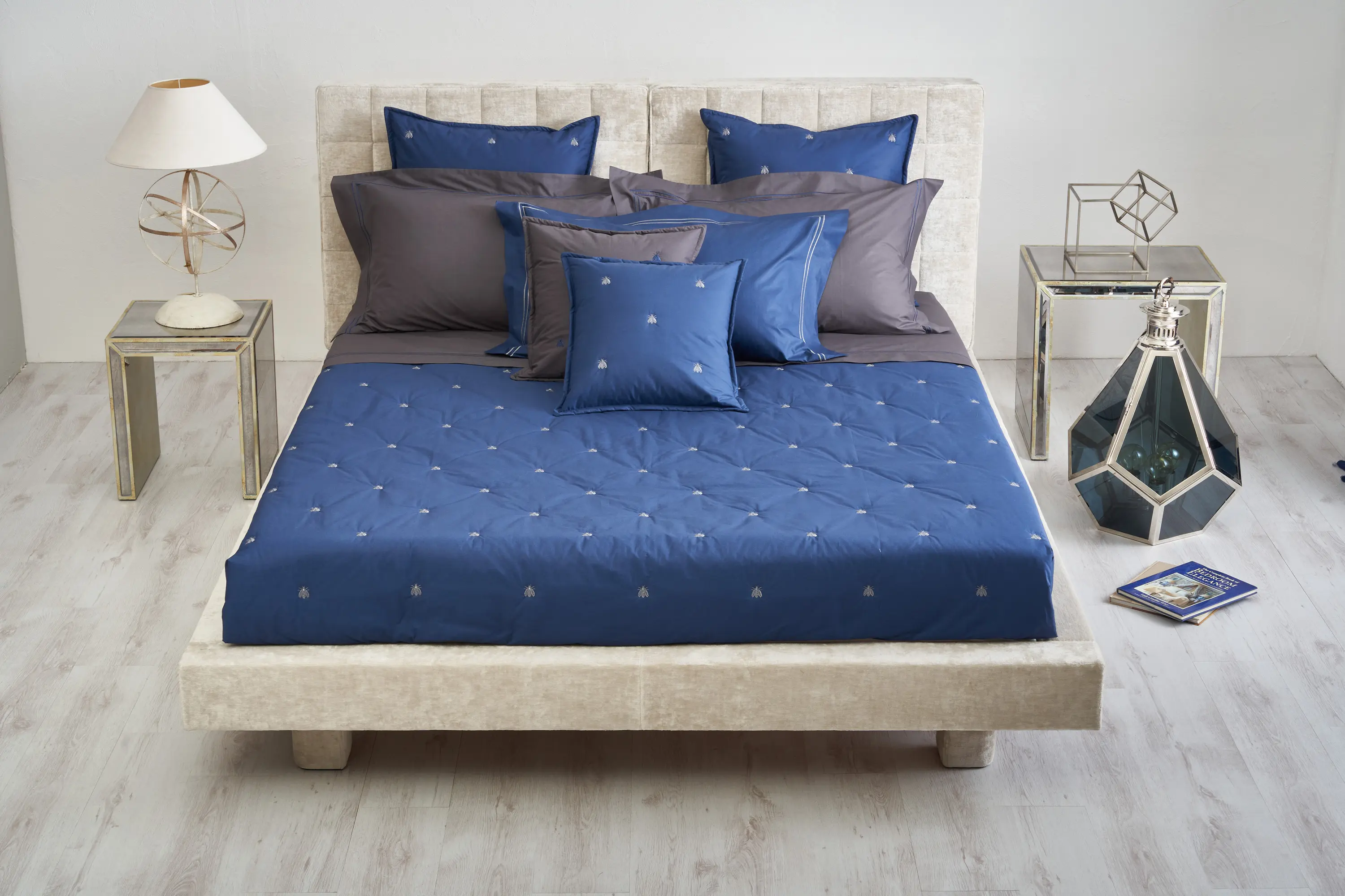 Mastro Raphael - Api percalle Metallic embroidery Quilt