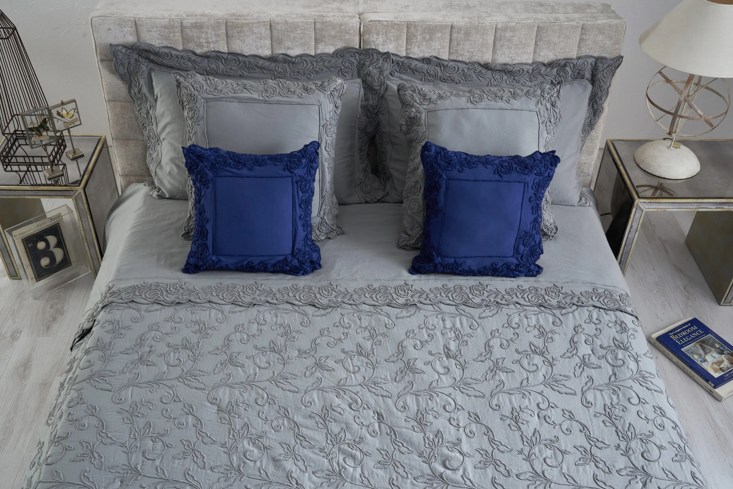 Mastro Raphael - Dune merveille Quilt with allover embroidery