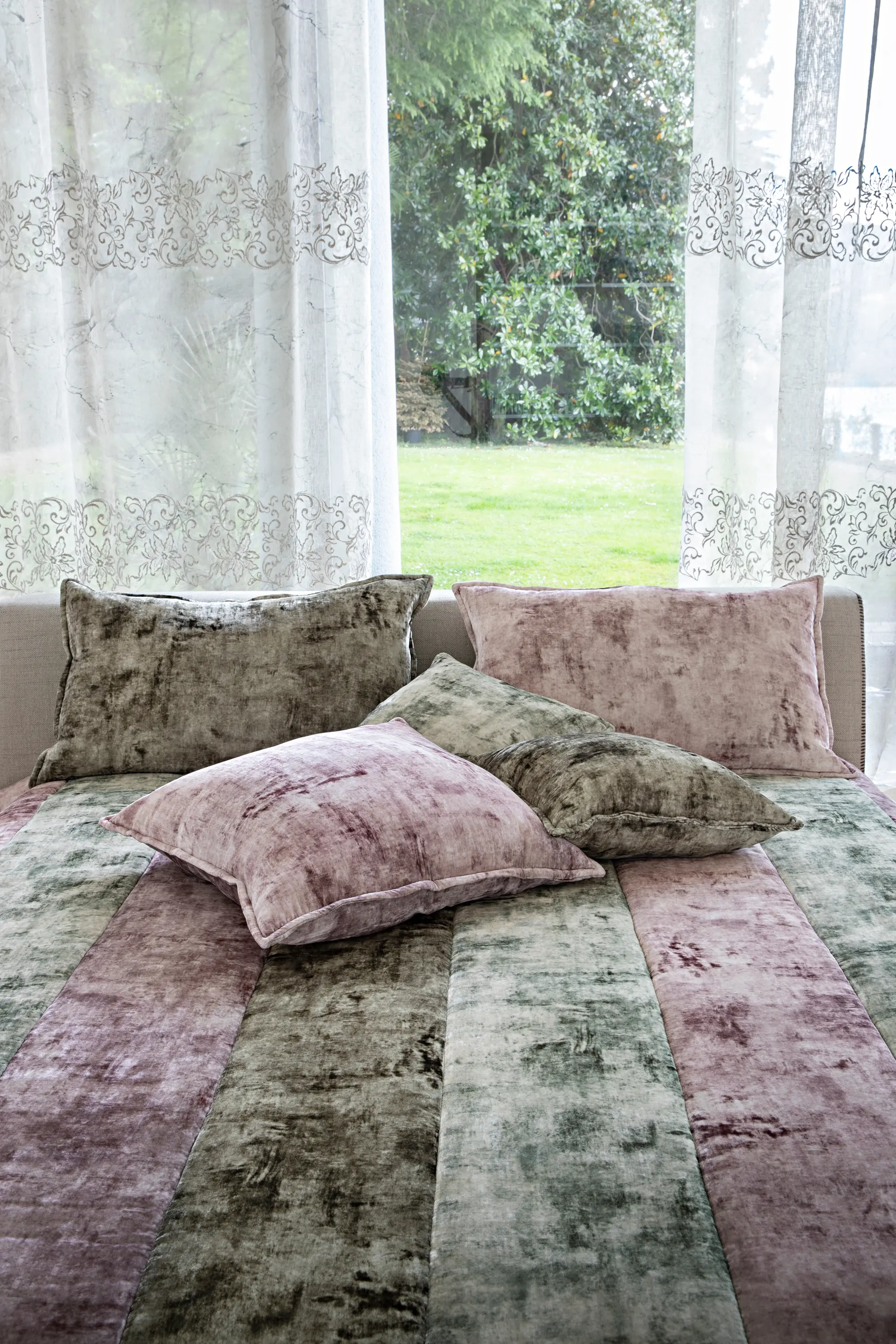 Mastro Raphael - Tiziano Quilted bedspread in patchwork striped velvet