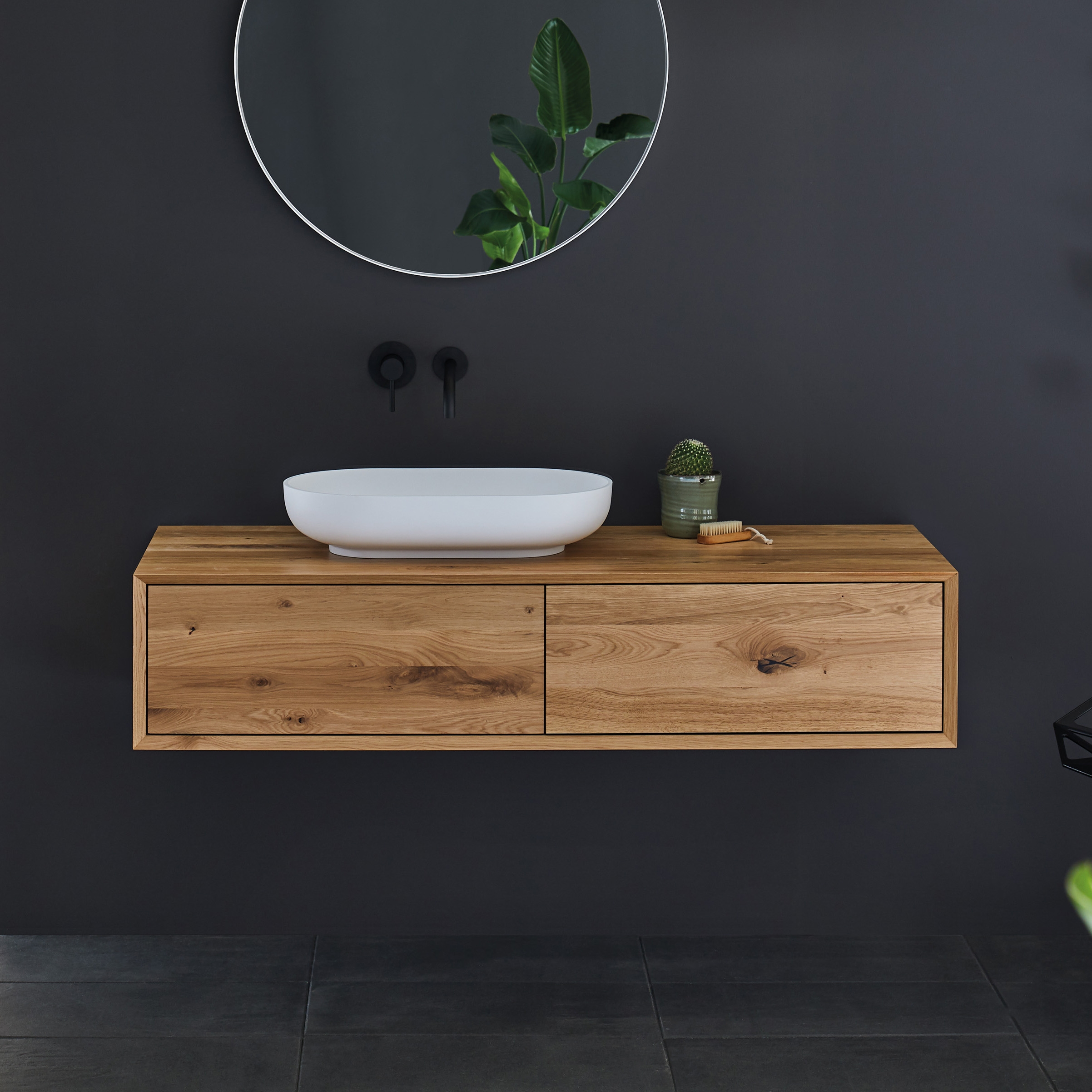 Univo plus | Vanity