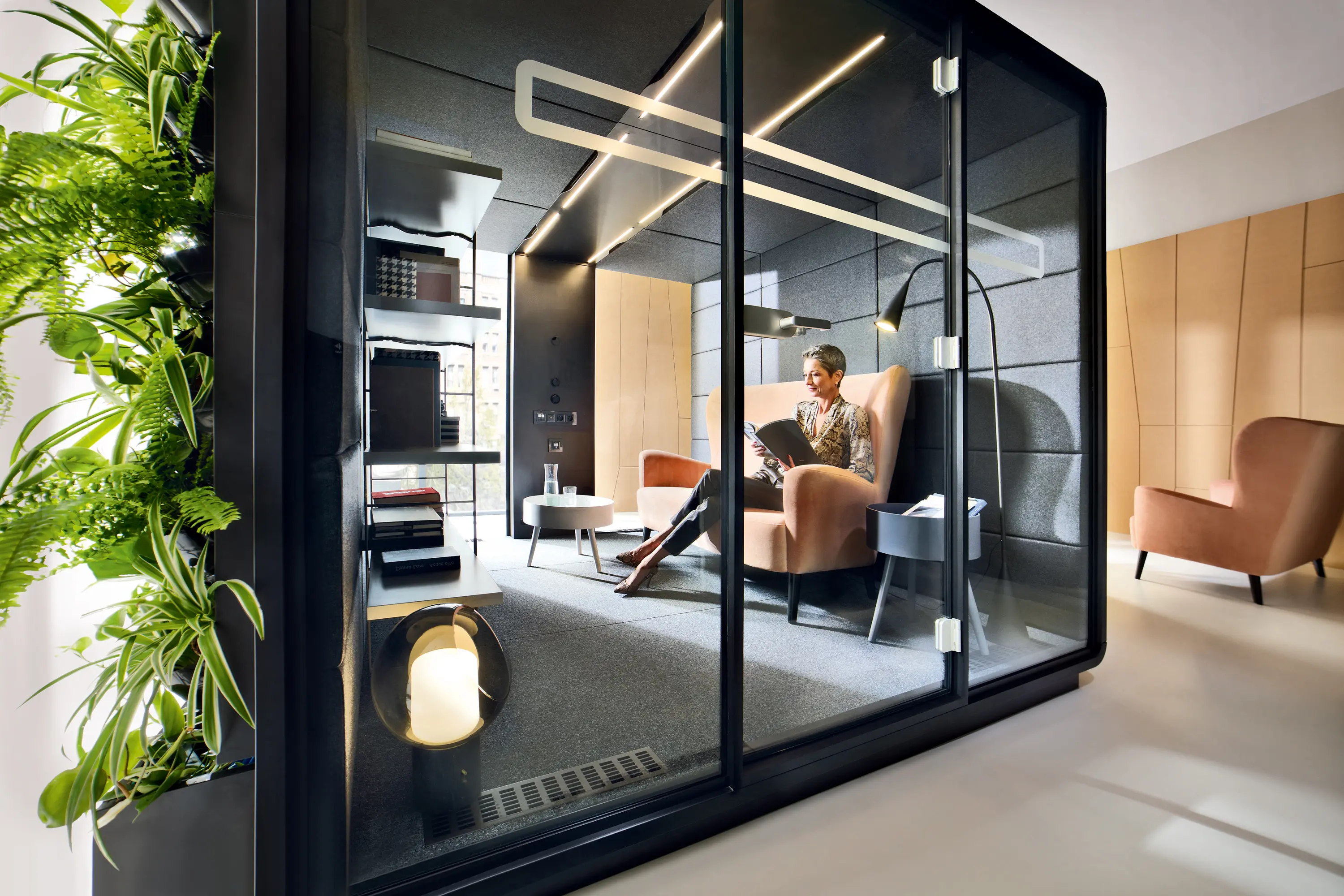 Hushoffice - HushMeet.L | Large Meeting Pod | Silver