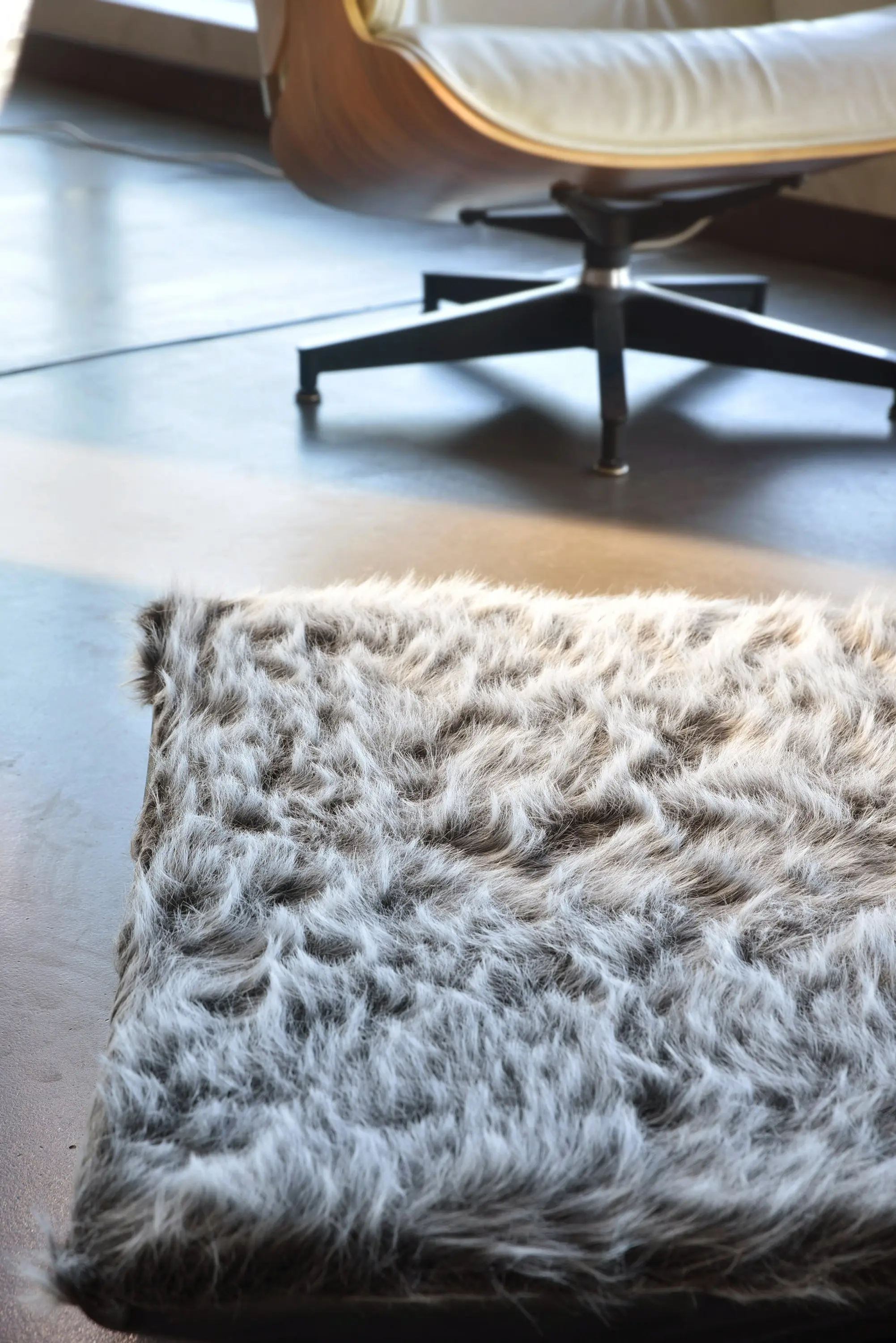 Poufomania - Pet Box With Artificial Fur