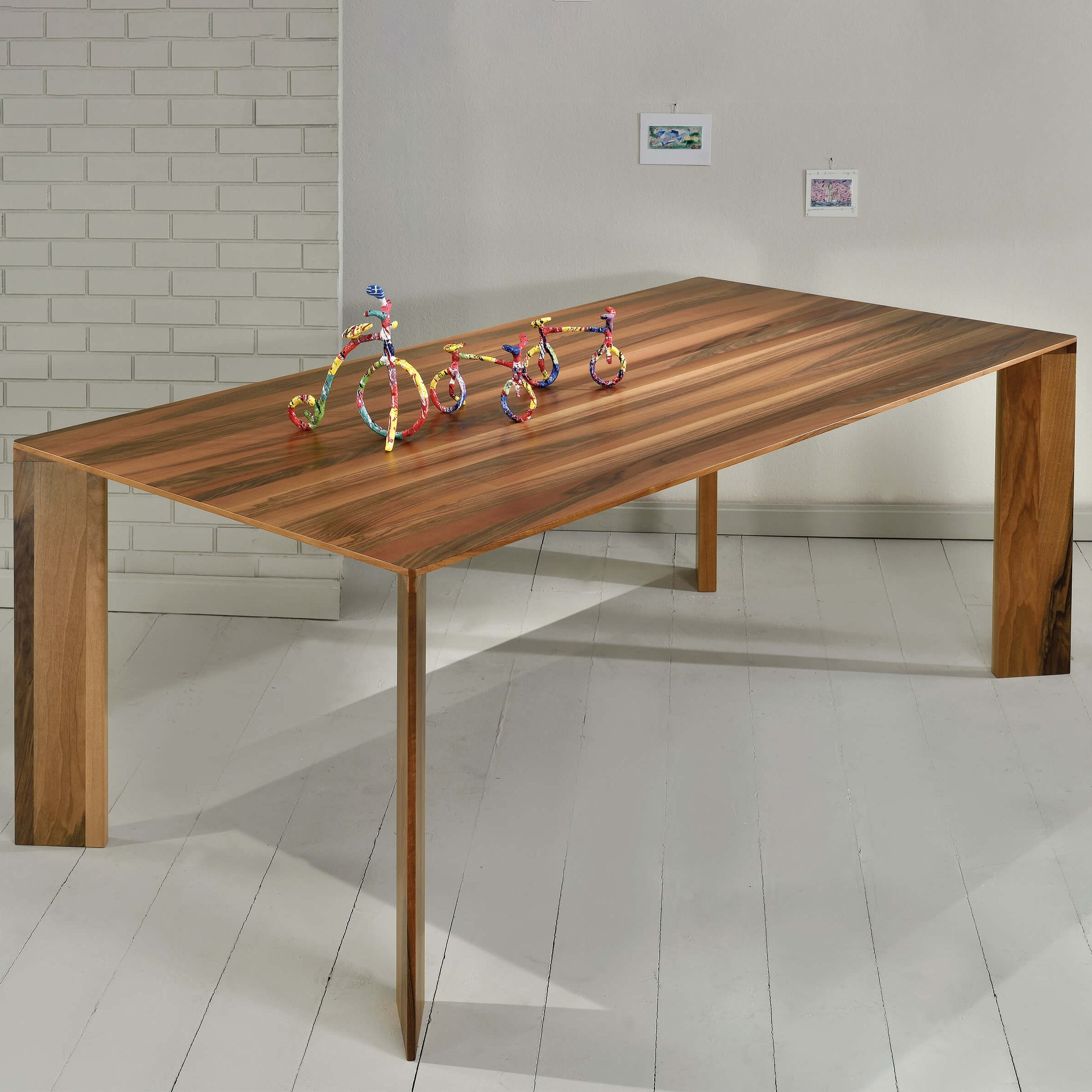 Mostra il prodotto Unity dining table del produttore Tagged De-code