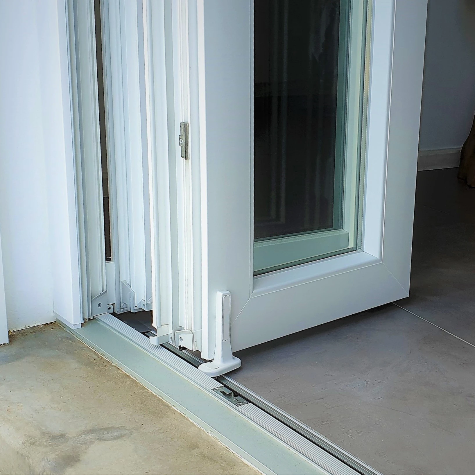 PERFORMANCE FOLDING STACKING DOORS