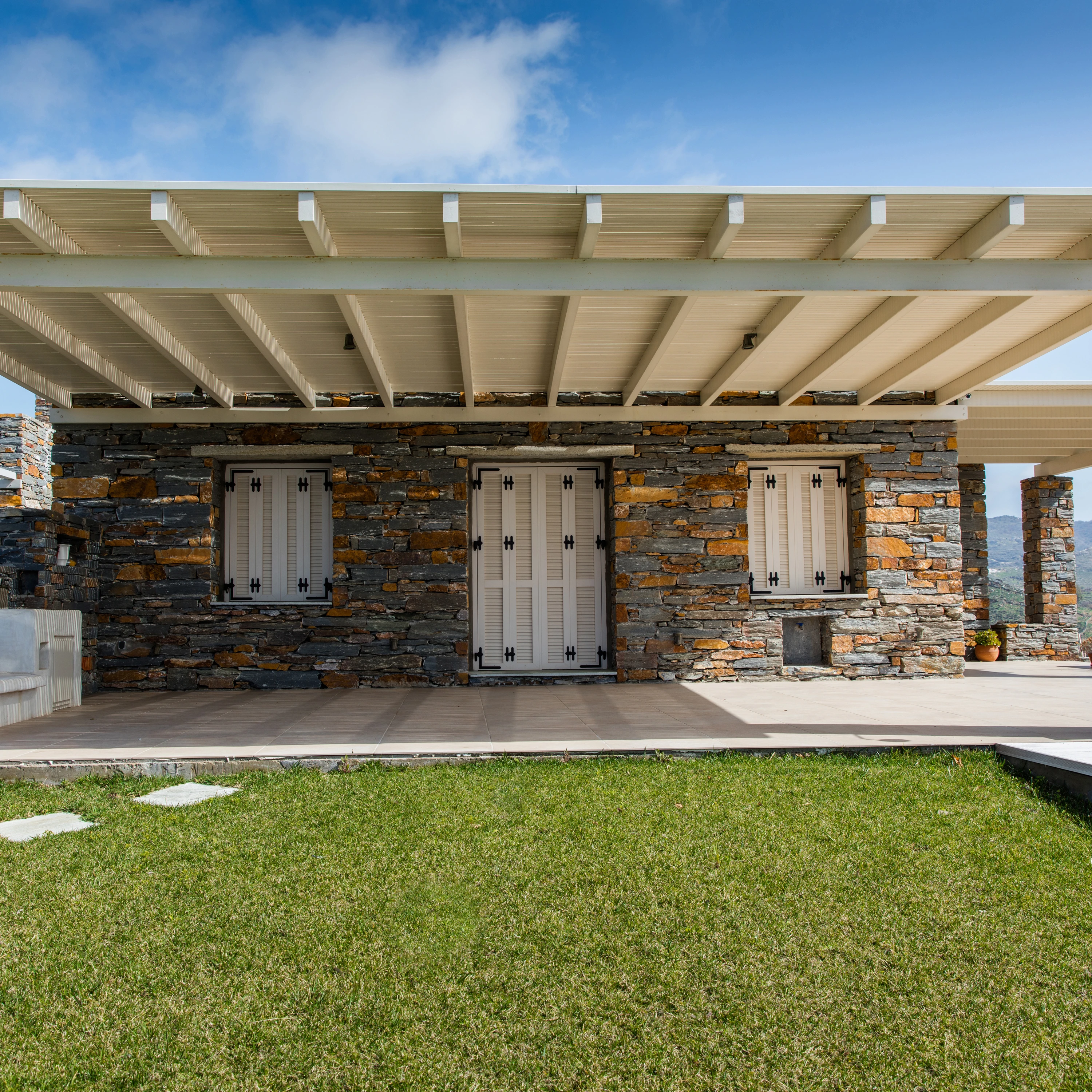 TRADITIONAL LOUVERS & SHUTTERS