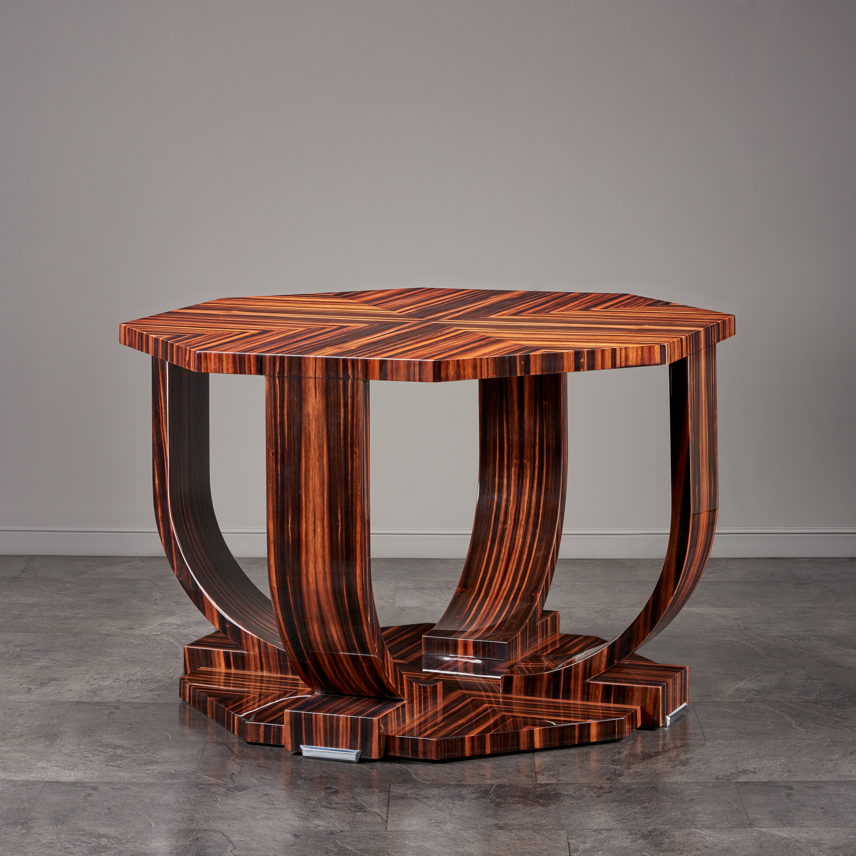 Mostrar el producto Signo | Foyer Table Macassar del fabricante Sygnard