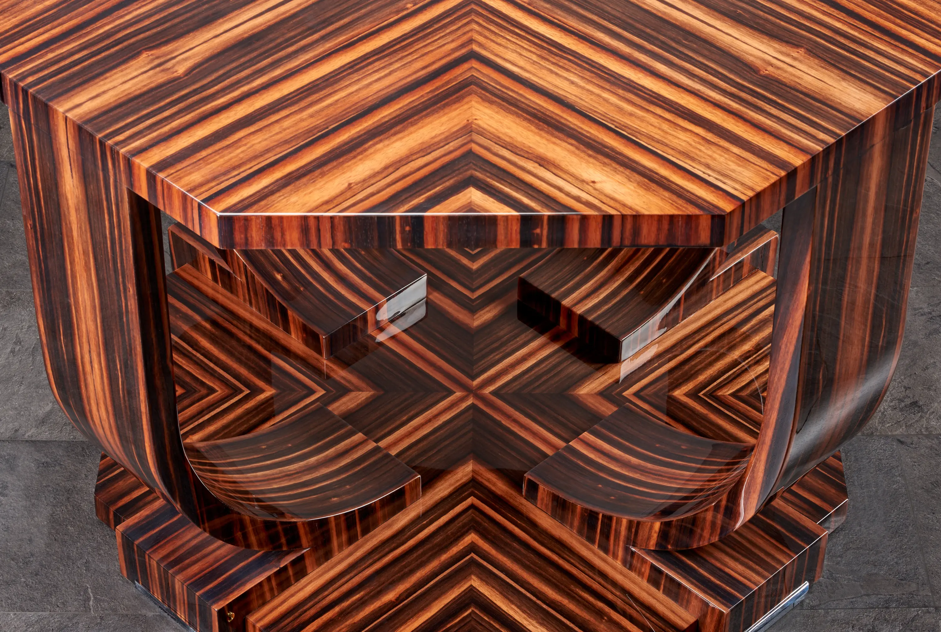 Sygnard - Signo | Foyer Table Macassar