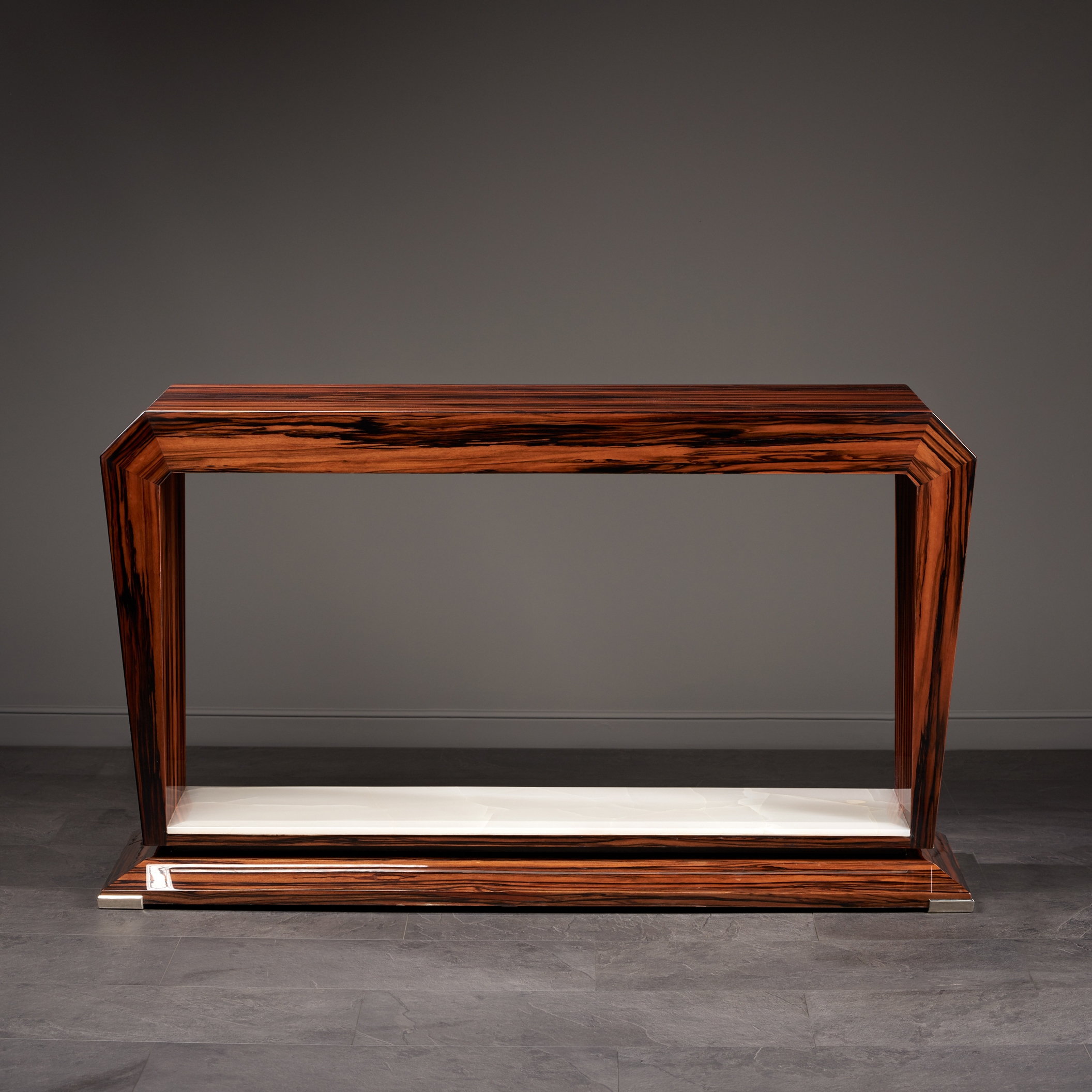 Mostrar el producto Vector | Vector Large Macassar with Onyx del fabricante Sygnard