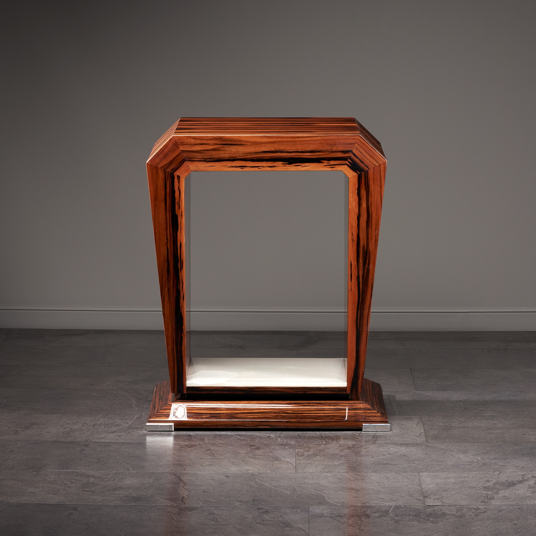 Mostrar el producto Vector | Vector Small Macassar with Onyx del fabricante Sygnard