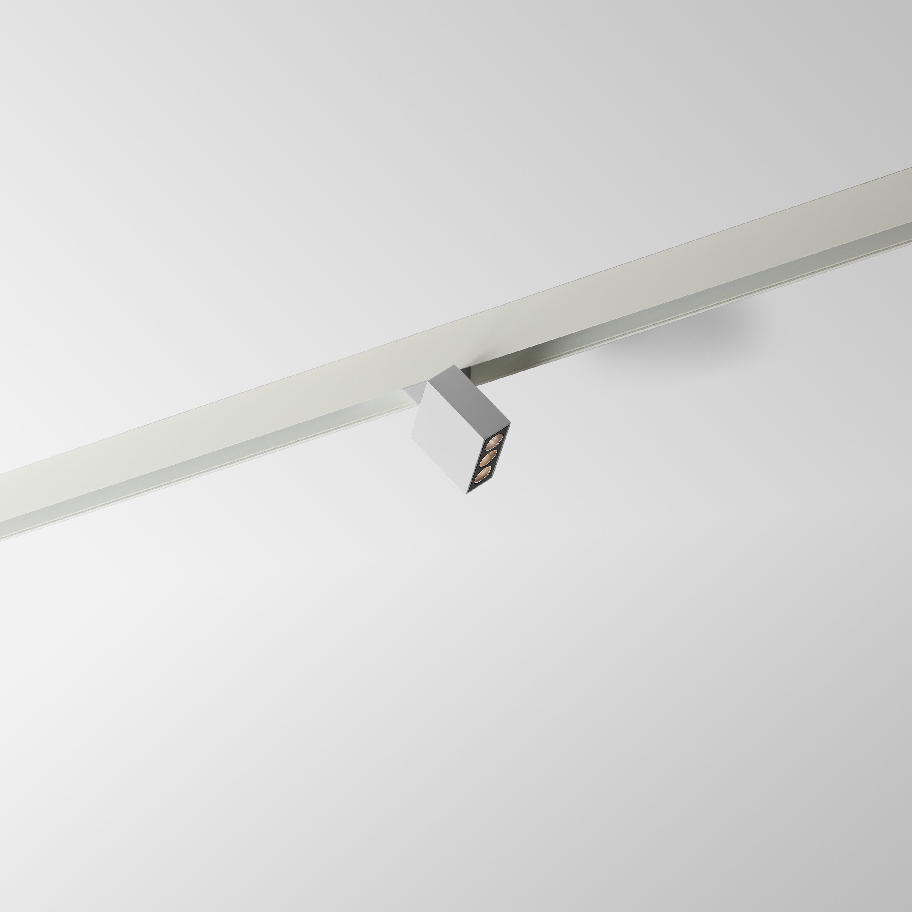 Display product Multisystem | AD 48V Shift On 3x1 from manufacturer Labra