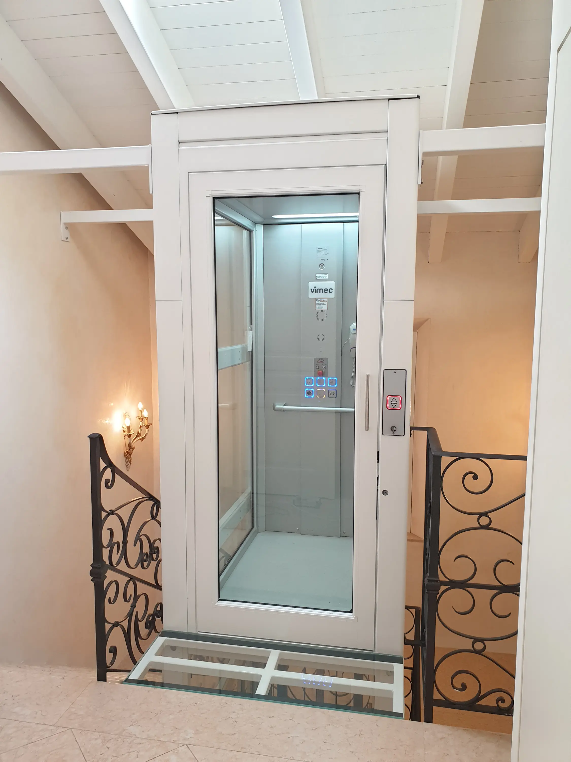 Vimec Srl - Hydraulic elevator EASYMOVE
