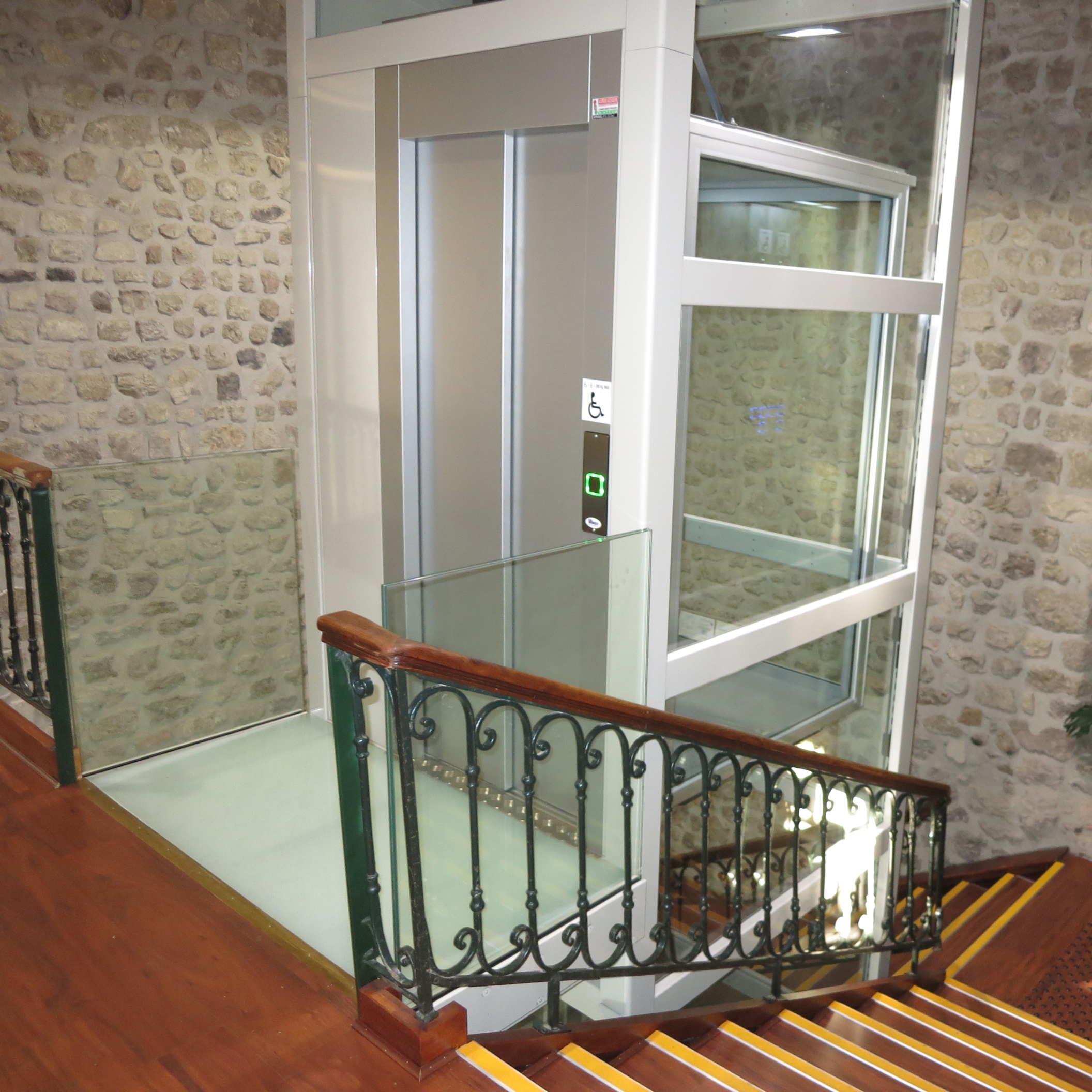 Hydraulic elevator EASYMOVE