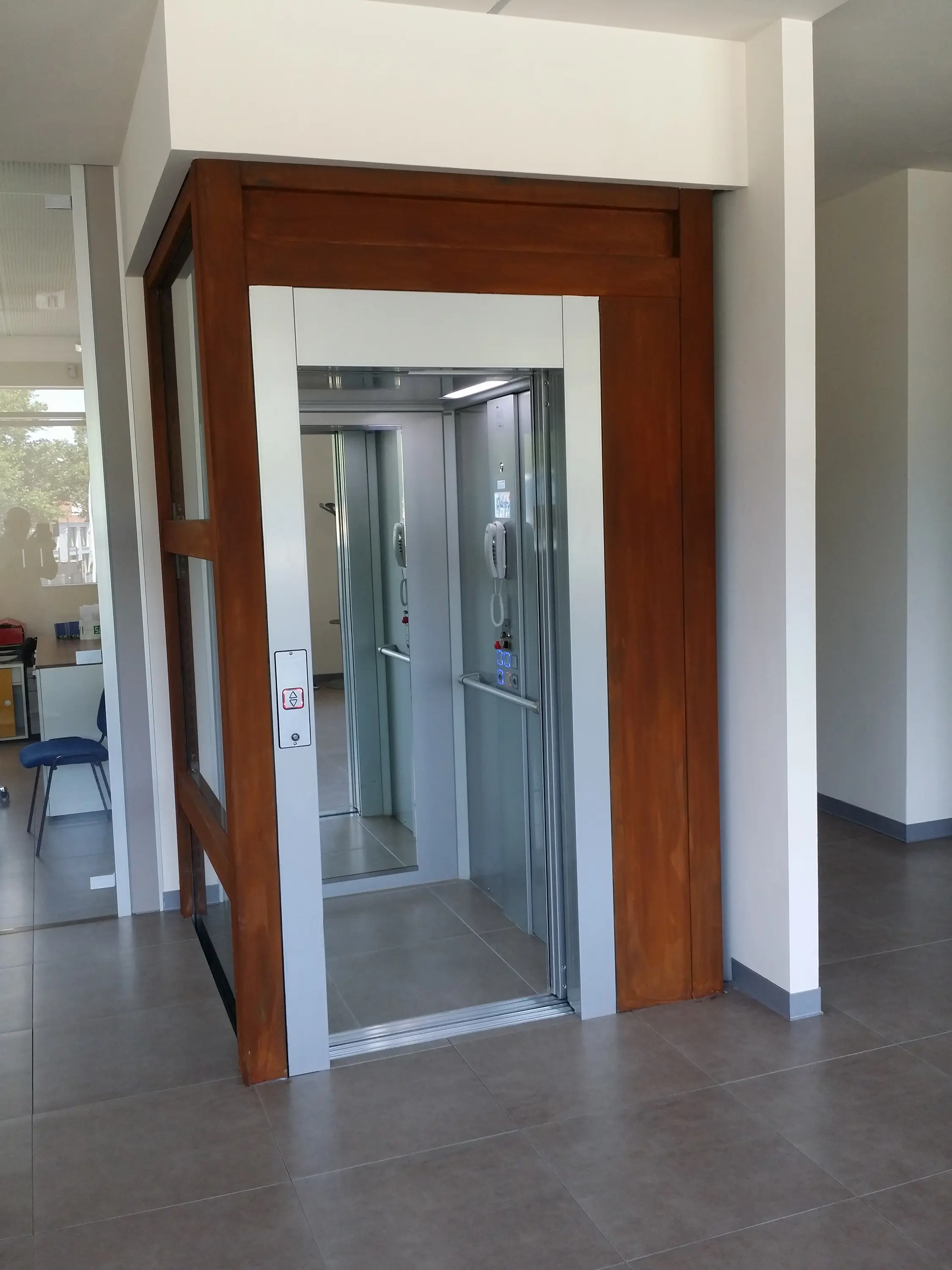 Vimec Srl - Electric elevator ECOVIMEC