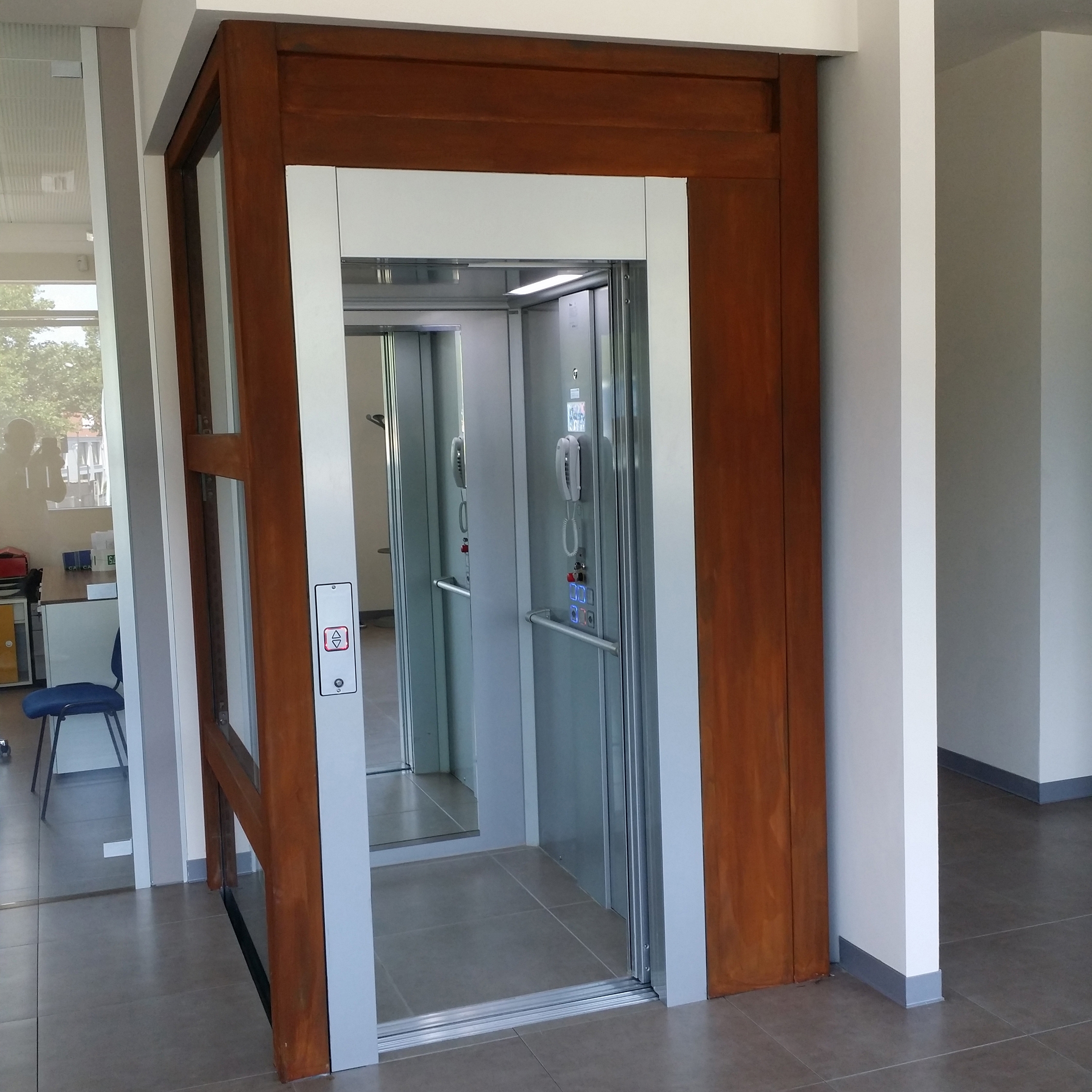 Afficher le produit Electric elevator ECOVIMEC du fabricant Vimec Srl