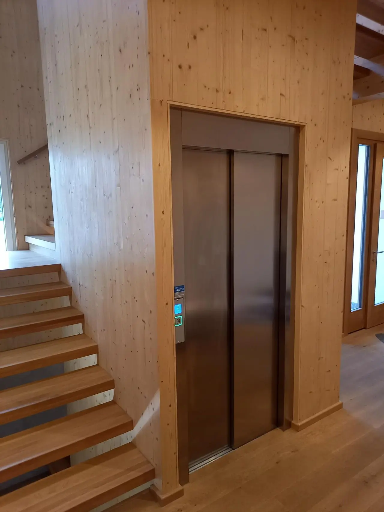 Vimec Srl - Electric elevator ECOVIMEC