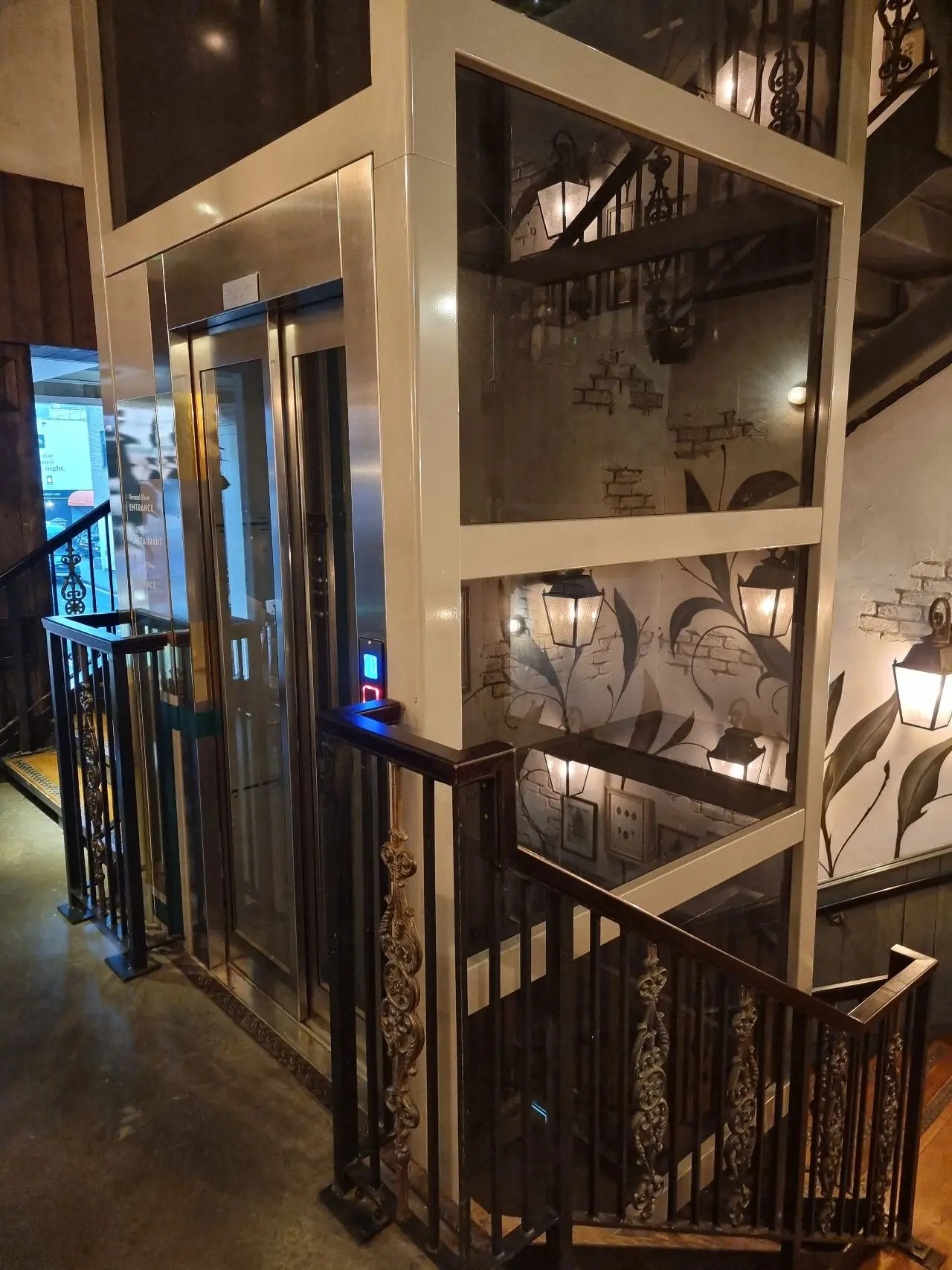 Vimec Srl - Electric elevator ECOVIMEC