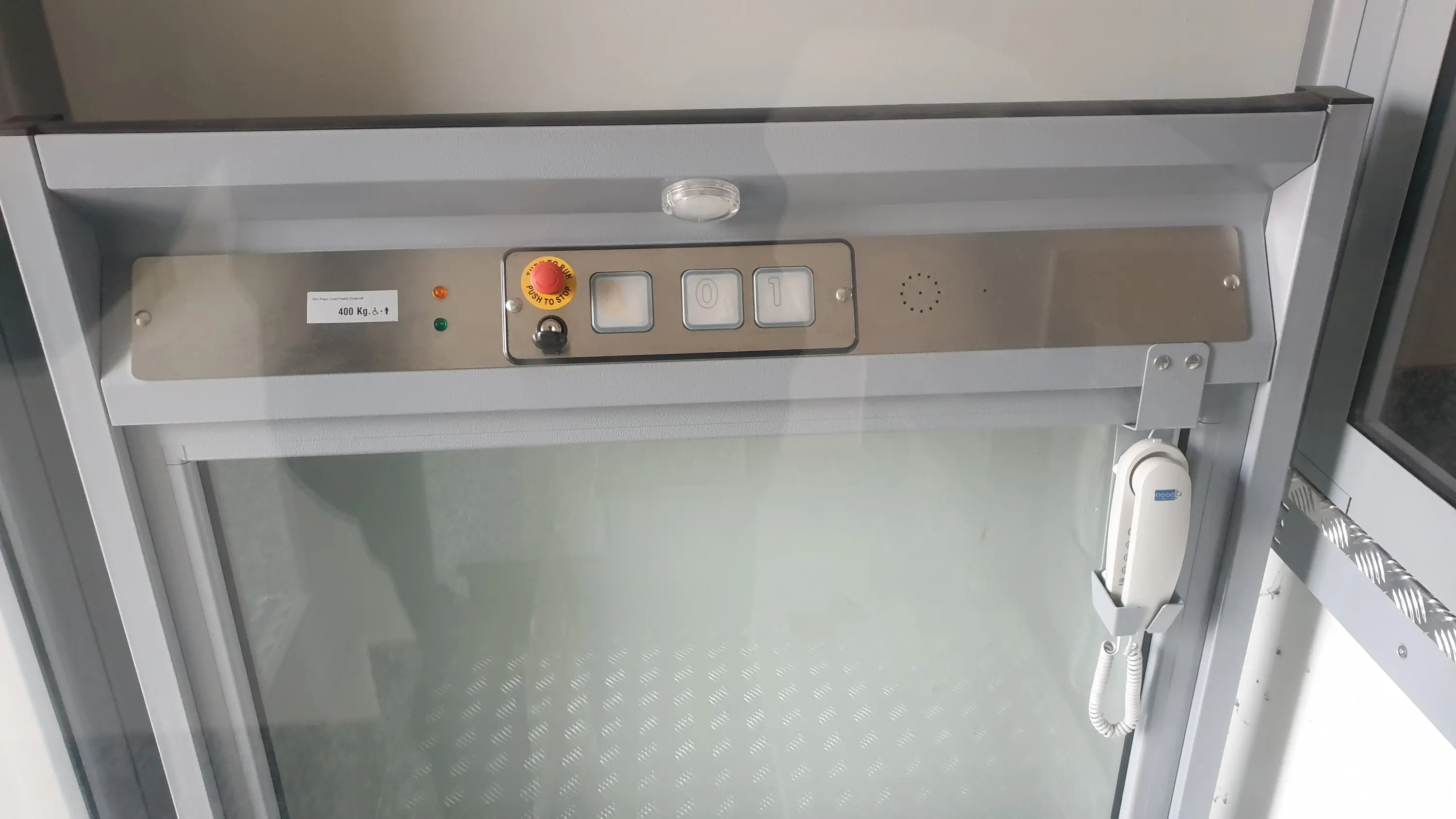 Vimec Srl - Vertical platform step lift STEPPY PLUS