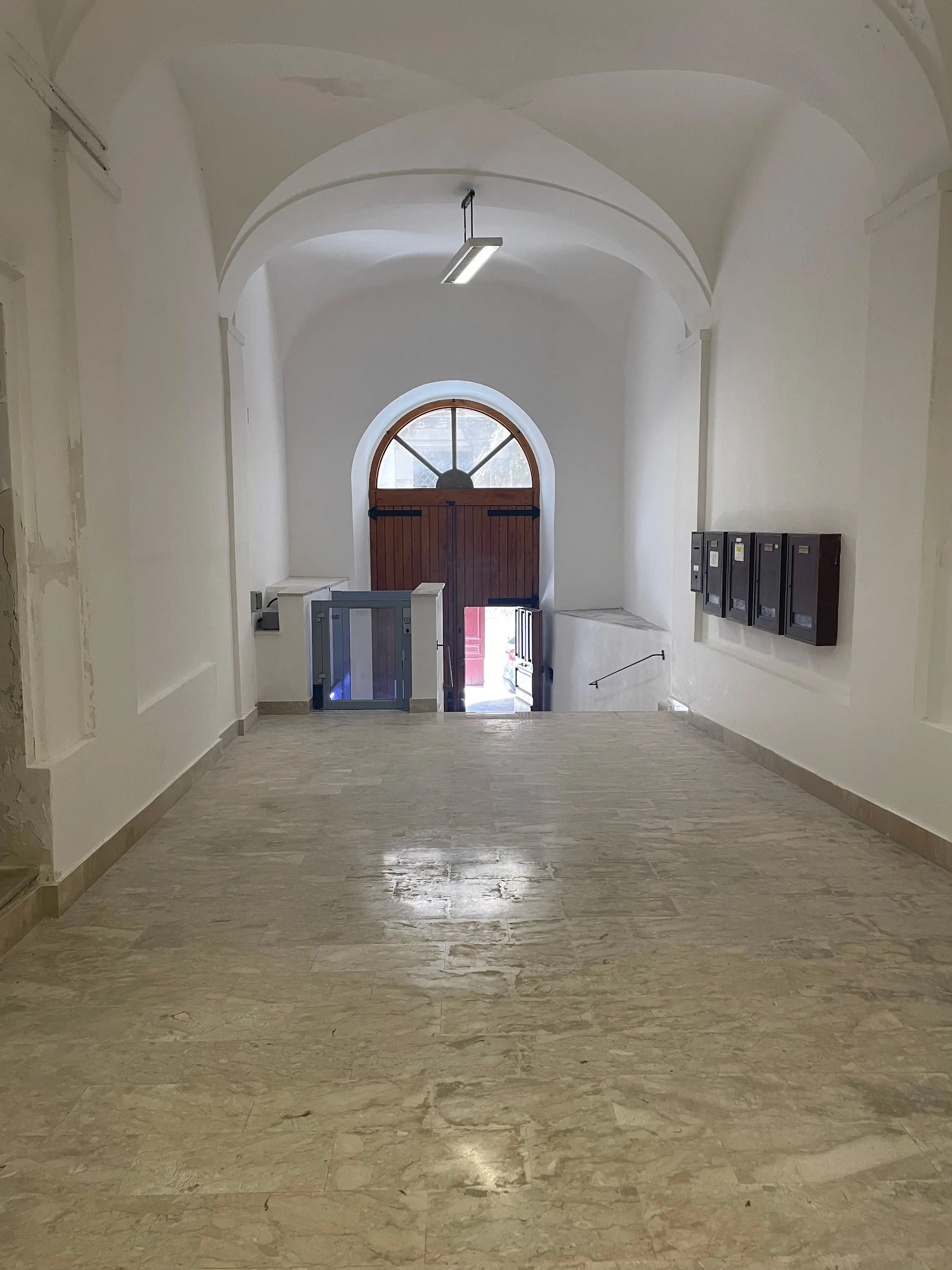 Vimec Srl - Vertical platform step lift STEPPY PLUS