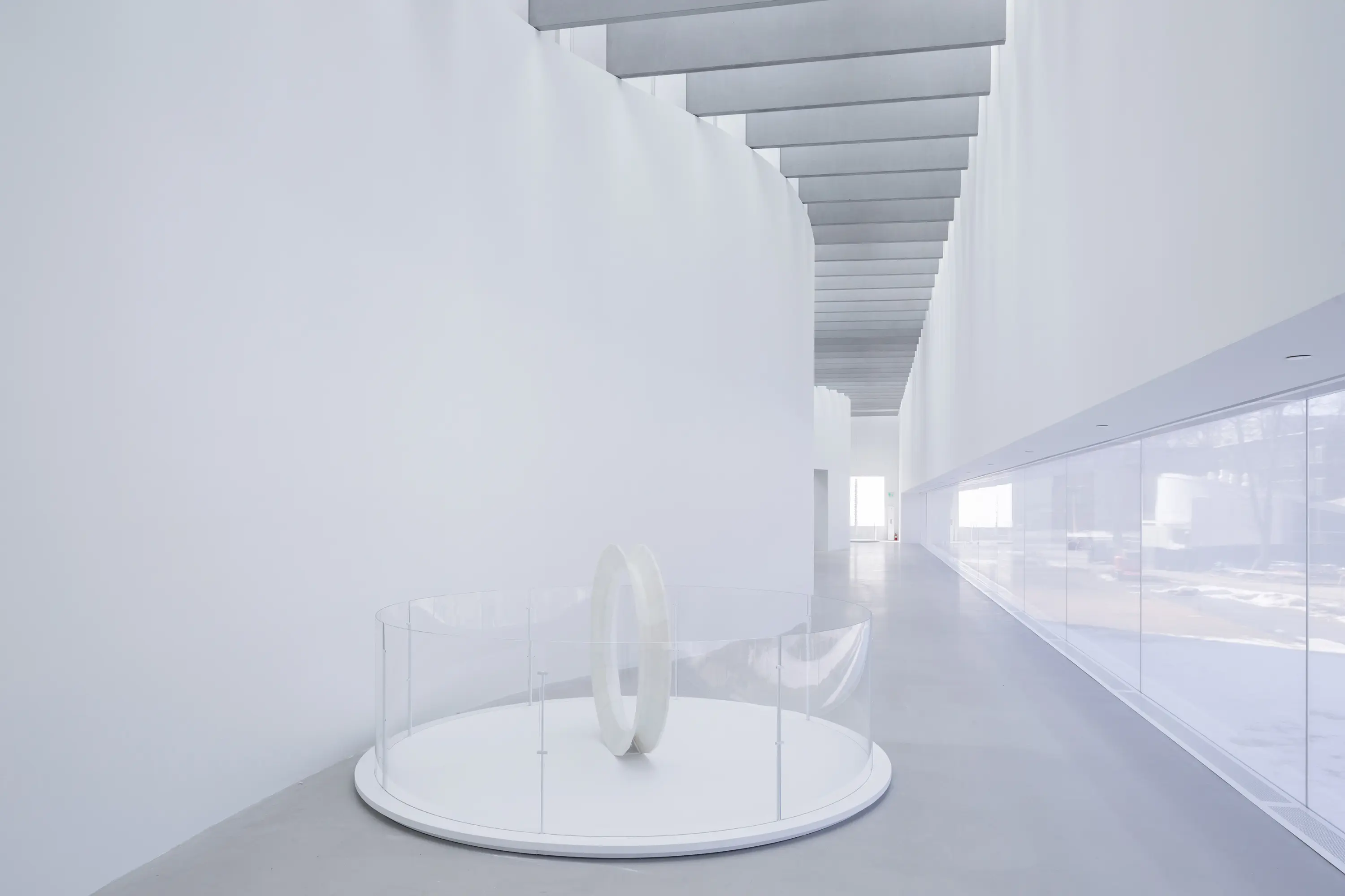 gallery-slide-0
