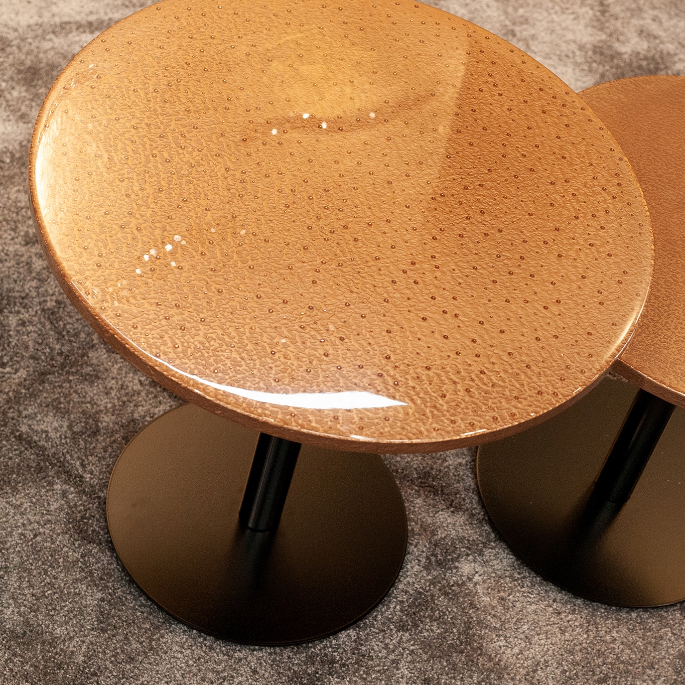 Display product MIDAS Metall Table I Bronze from manufacturer Midas Surfaces
