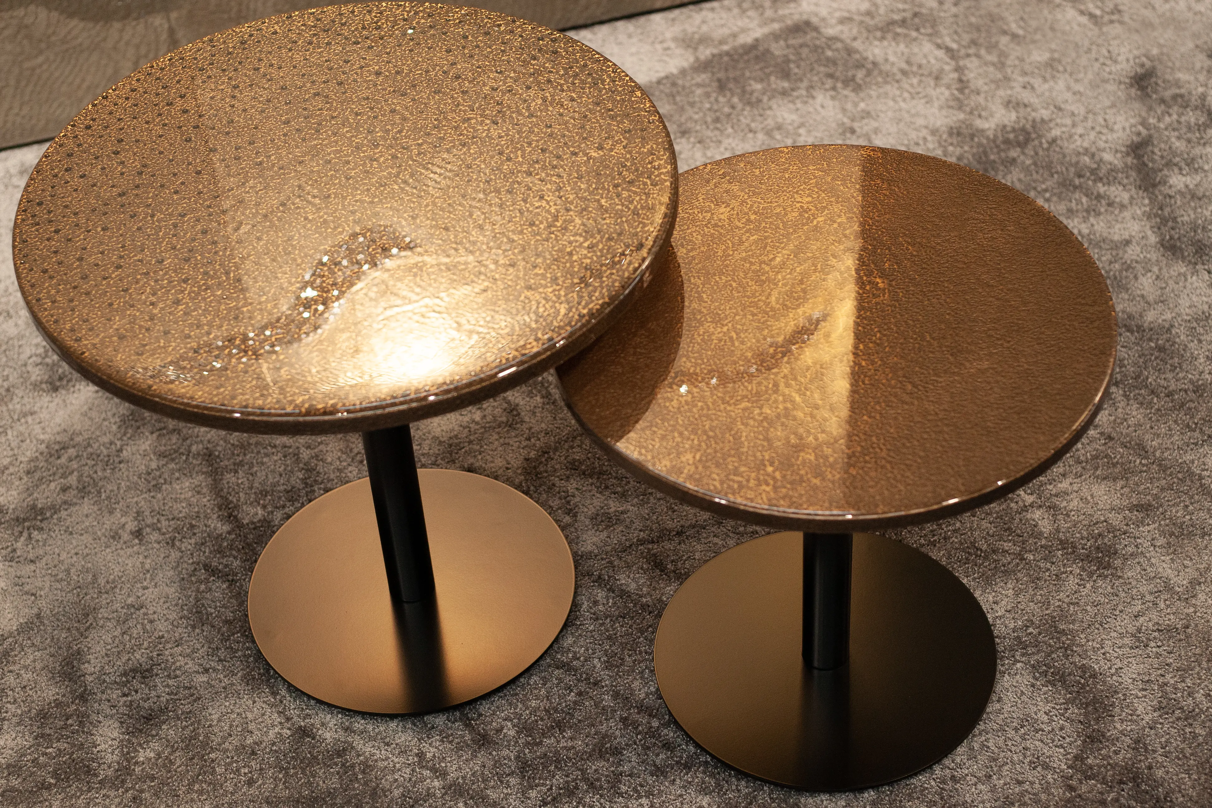 Midas Surfaces - MIDAS Metall Table I Bronze antique-rustic