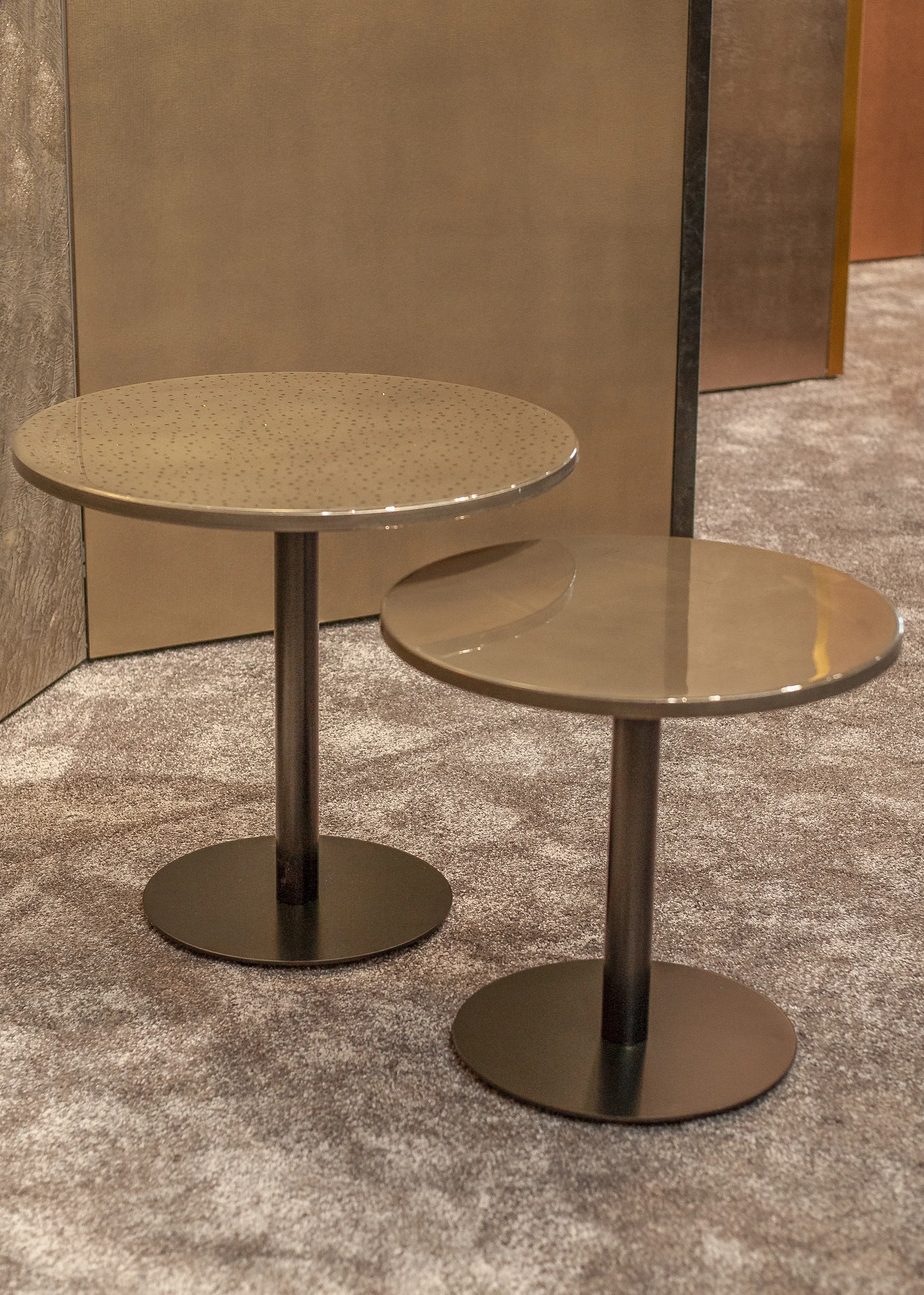 Midas Surfaces - MIDAS Metall Table I Champagner