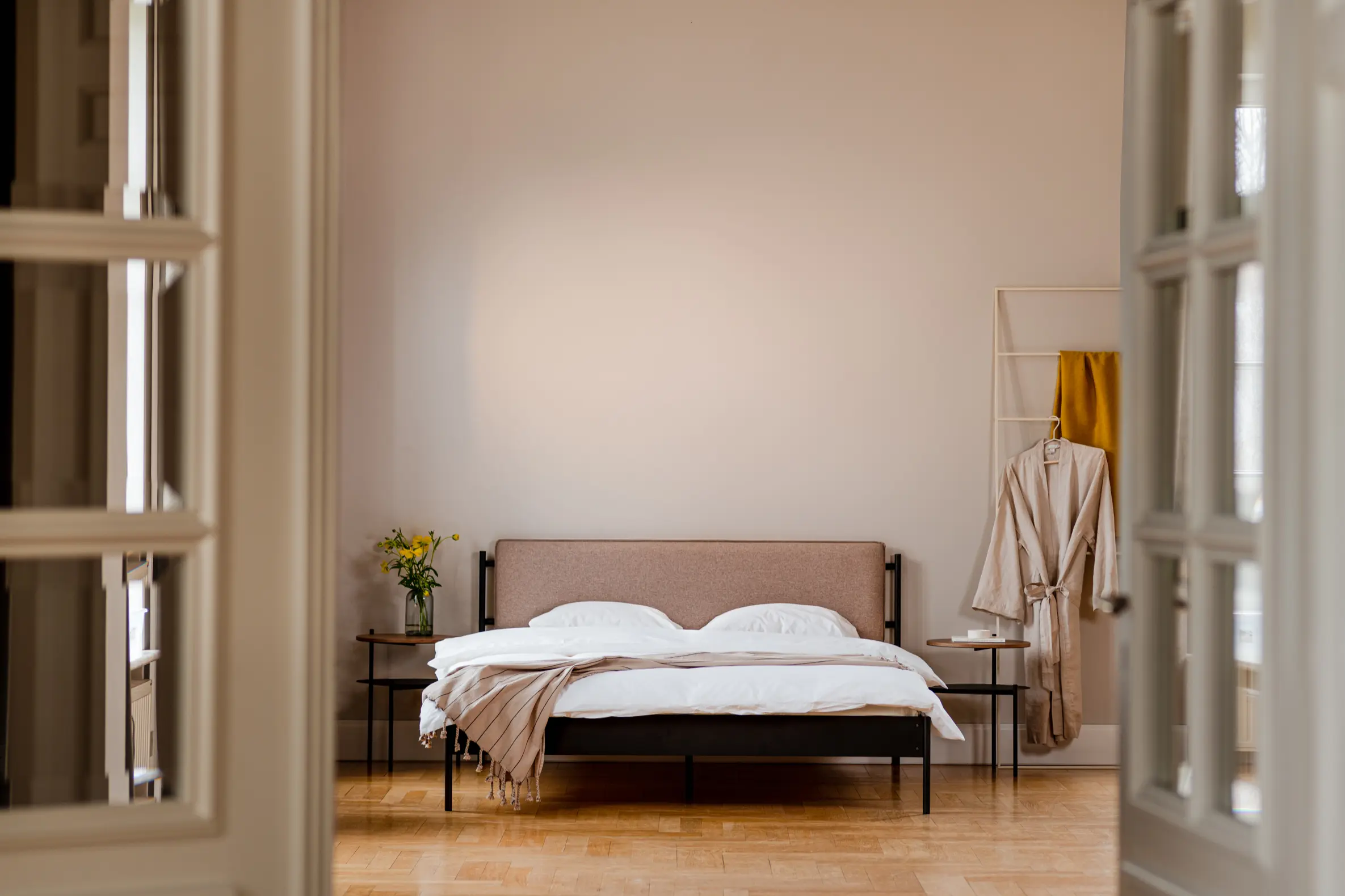 noo.ma - Tu Bedside Table | Natural Walnut