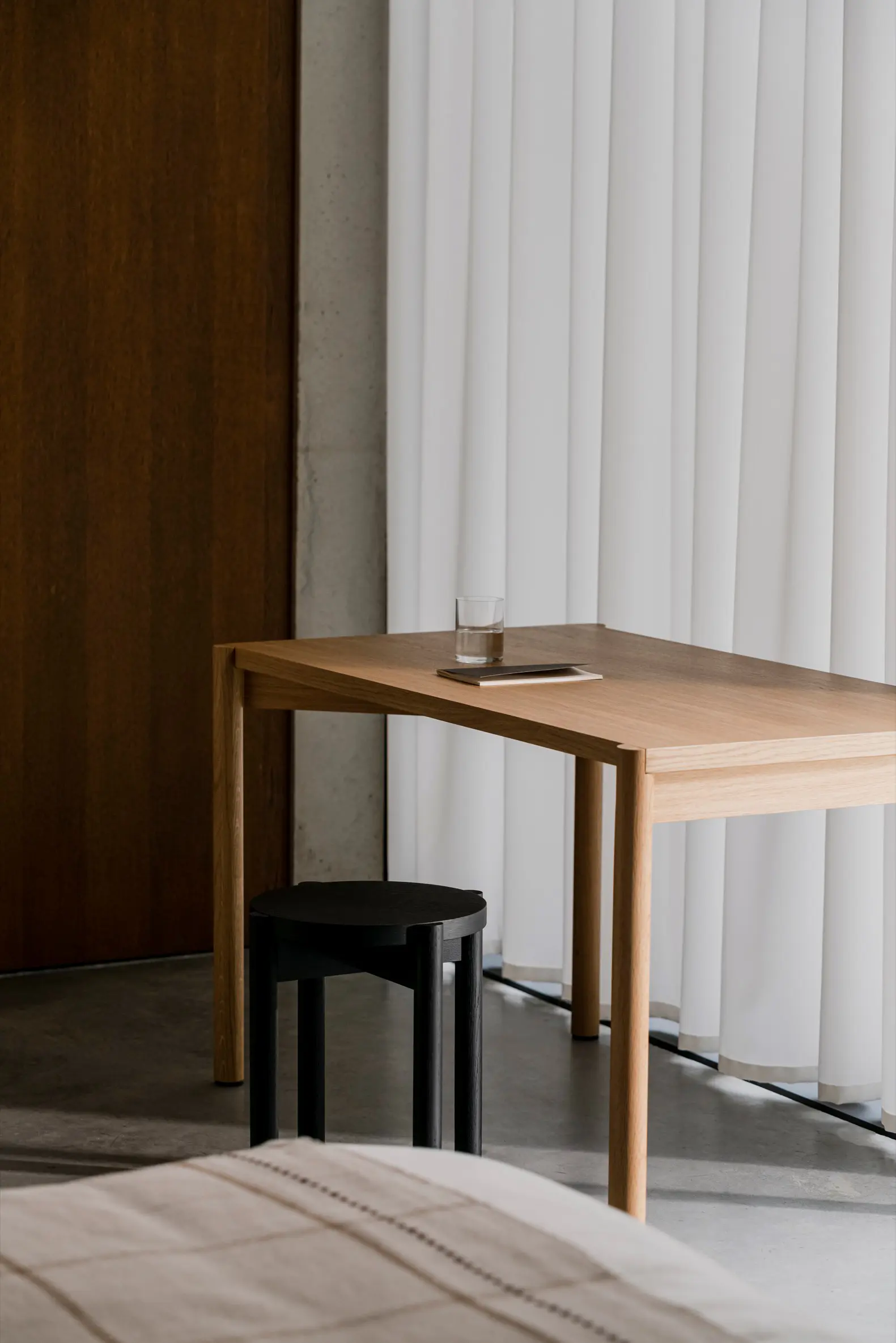 noo.ma - Hopp Stool | Black Oak