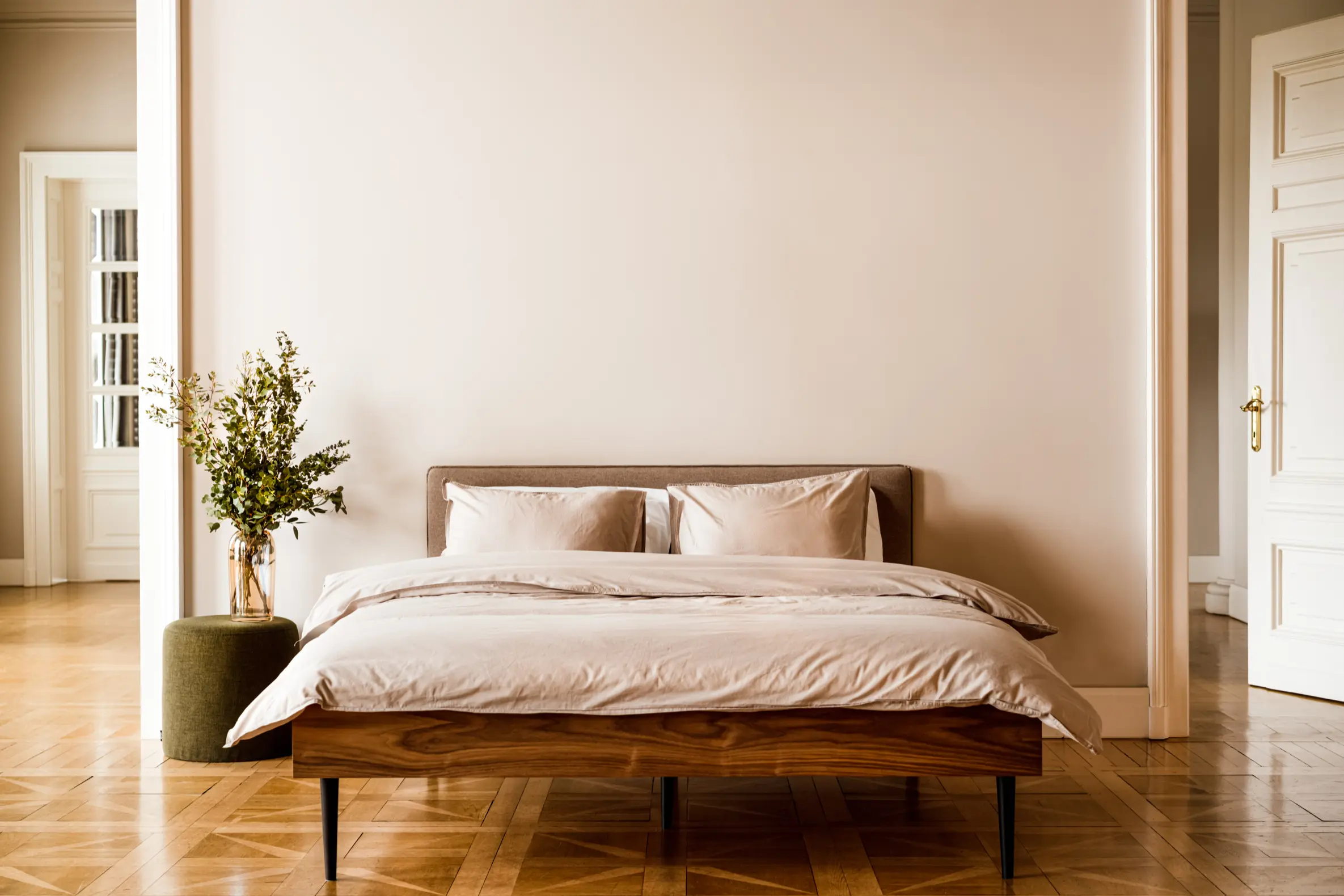 noo.ma - Streiko Bett | Nuss