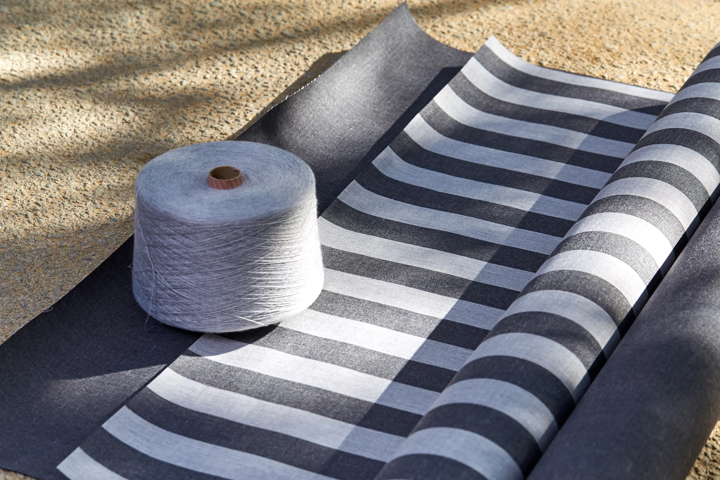 Agora - Lines | Botella