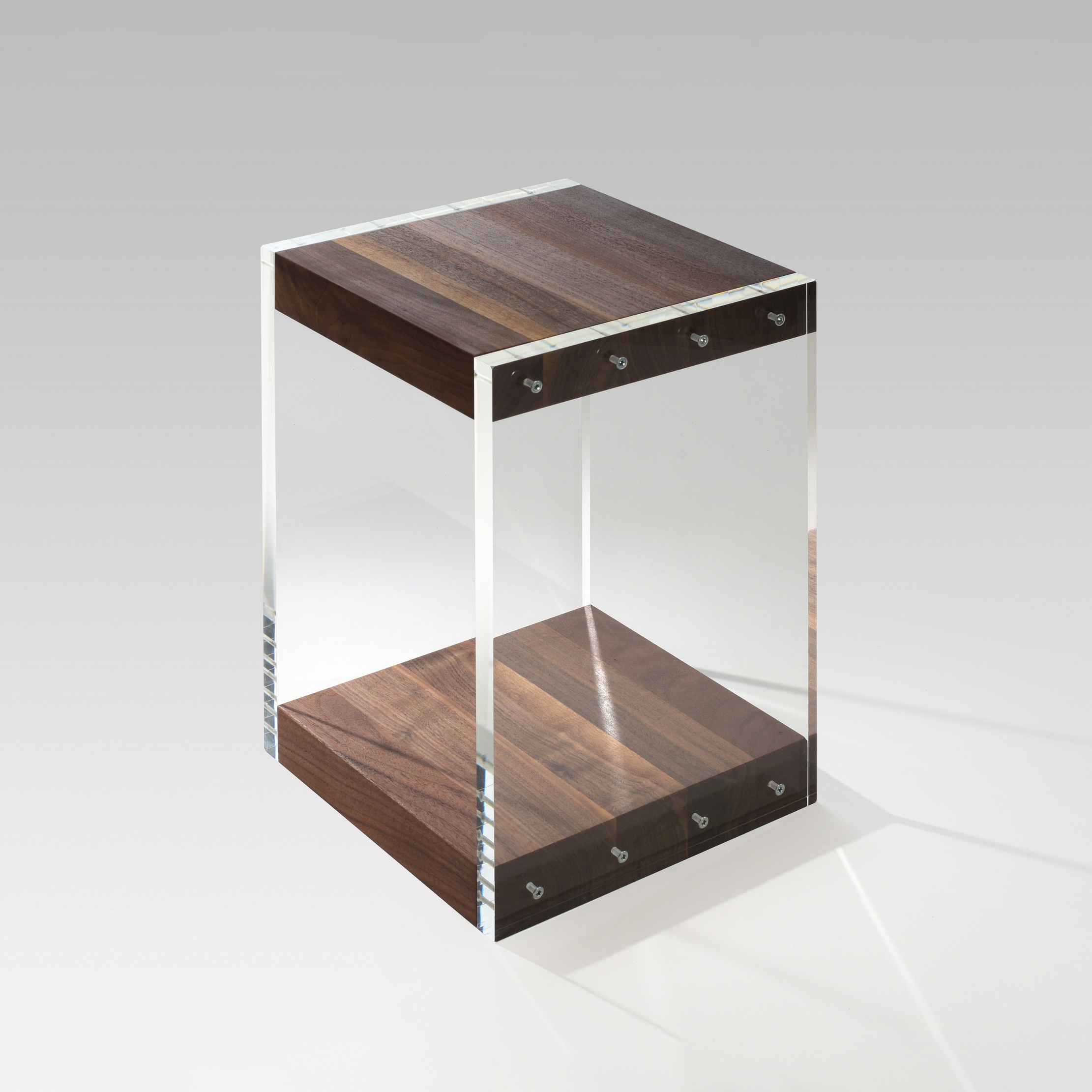 3045™ Stool | Noyer