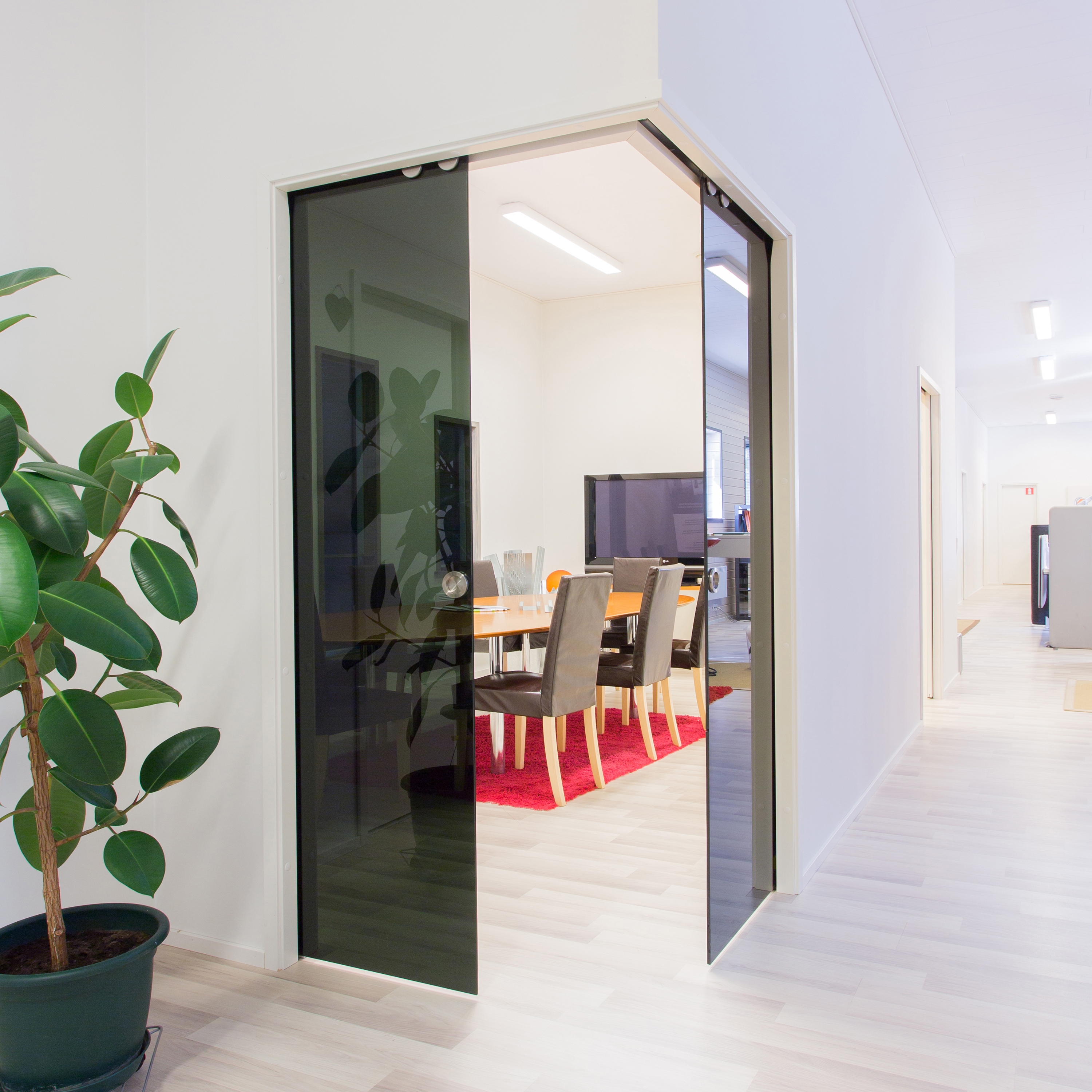 Afficher le produit Corner Door du fabricant LIUNE