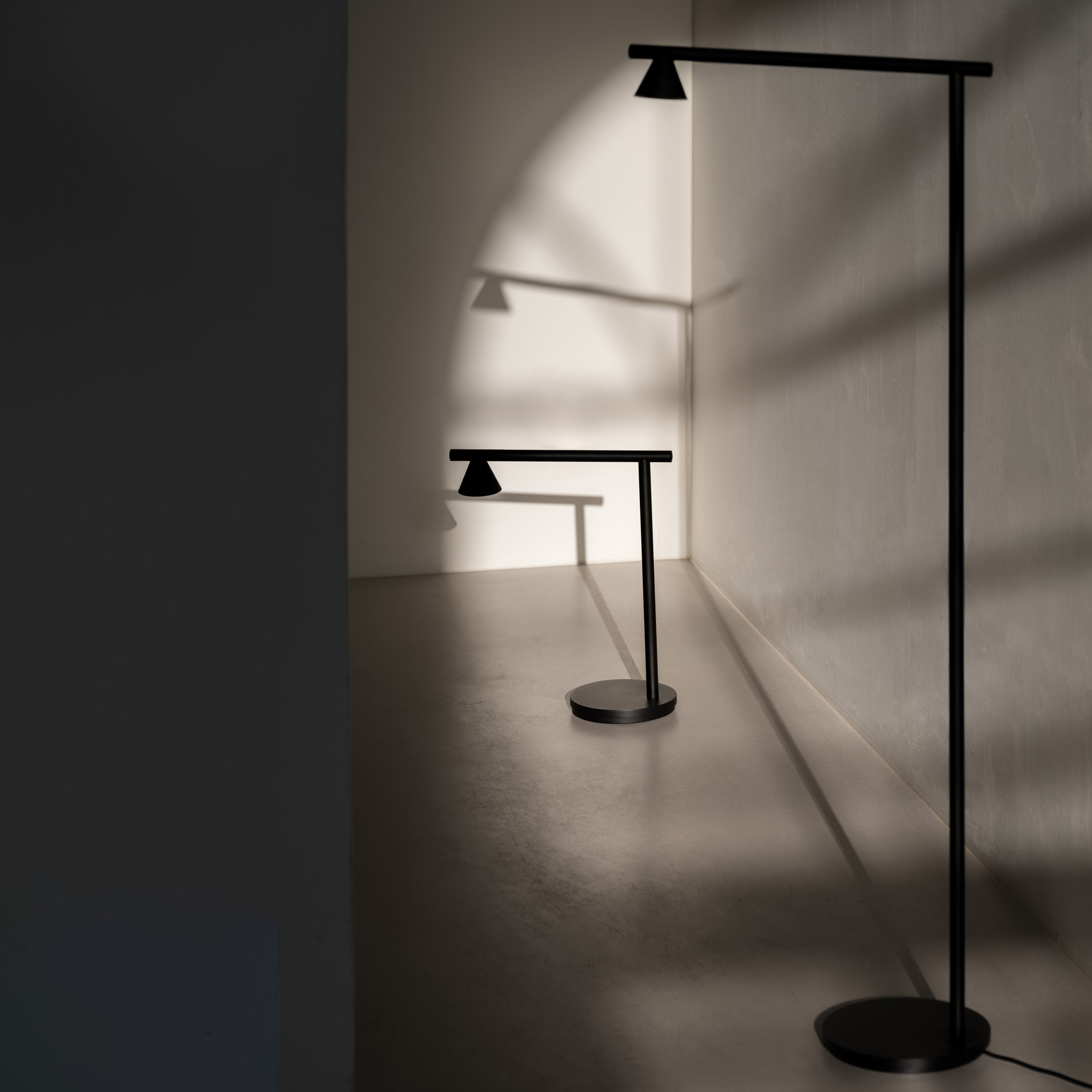 FLOOR LIGHTS