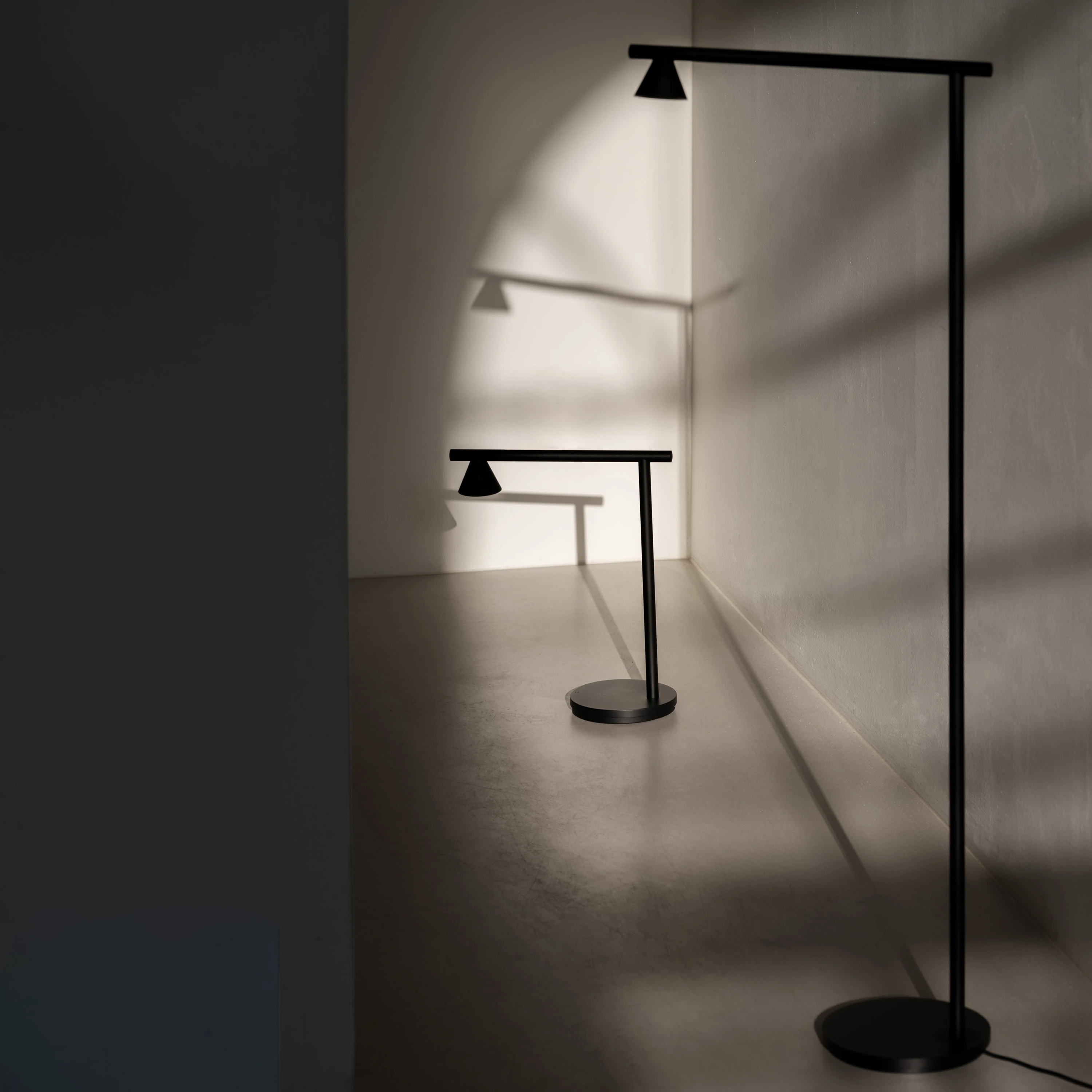 FLOOR LIGHTS