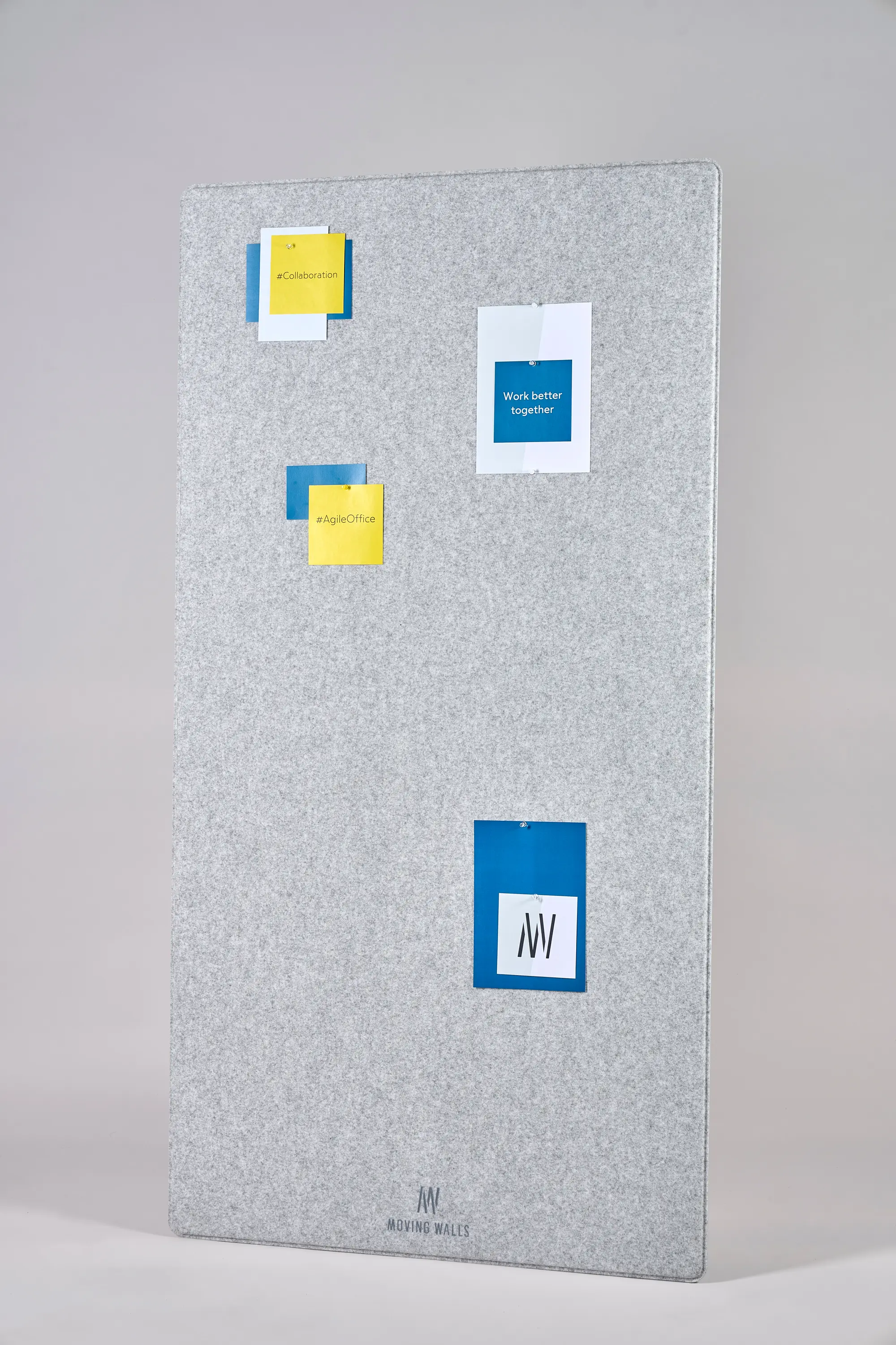 Moving Walls - Moving Acoustic Pinboard - light