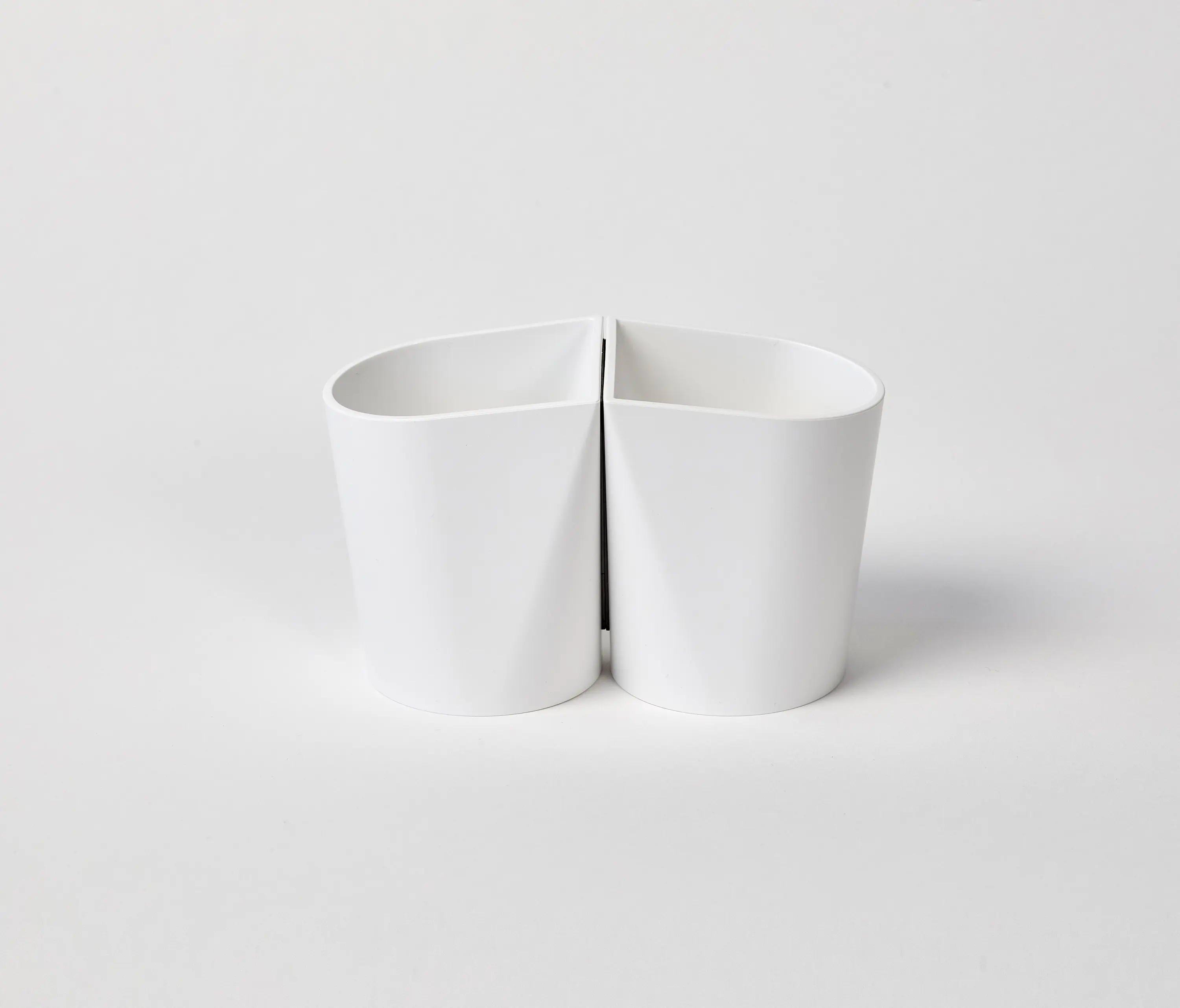 Moving Walls - Moving Cup