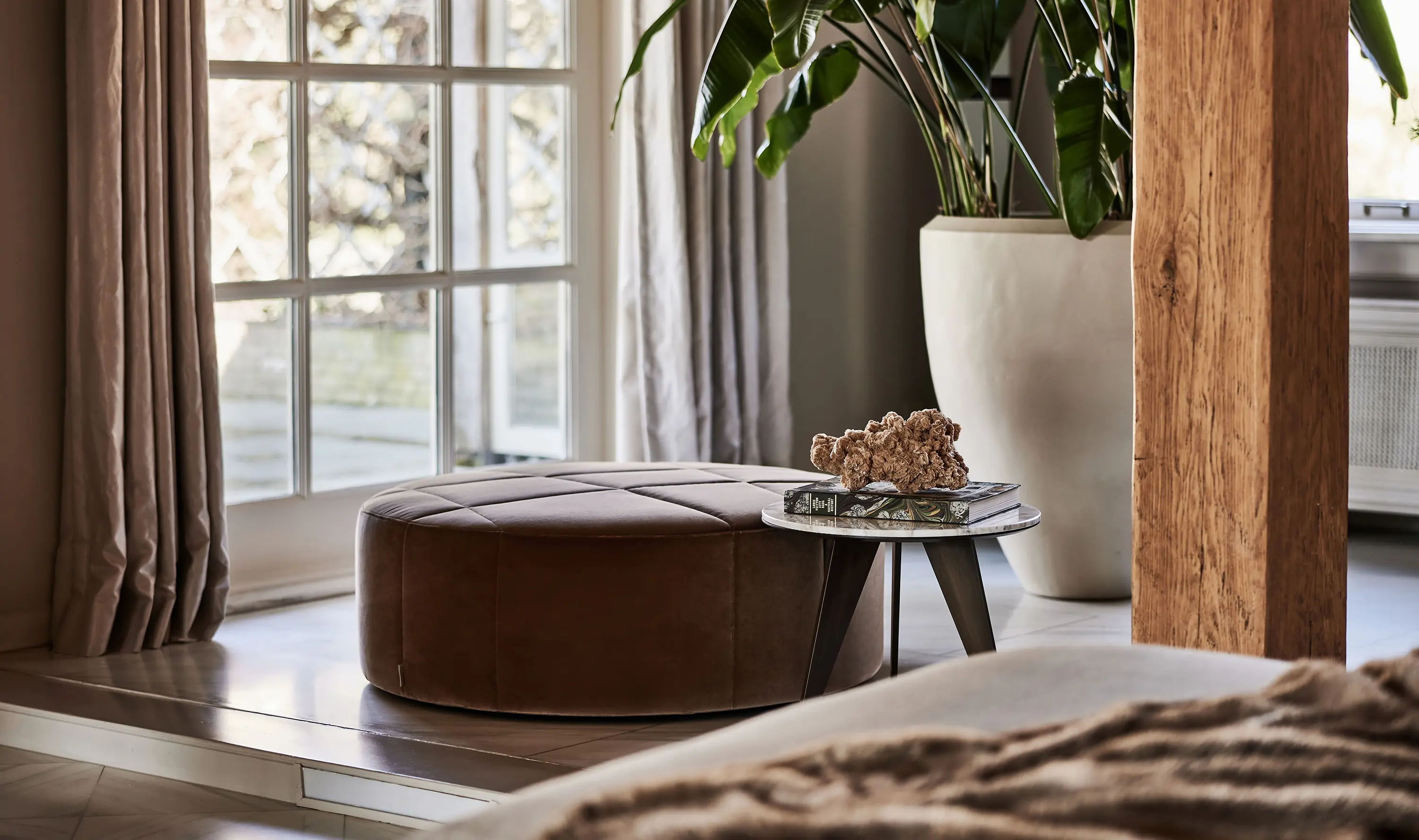 DAMI Luxury Interior - Beryl Pouf Treasure White