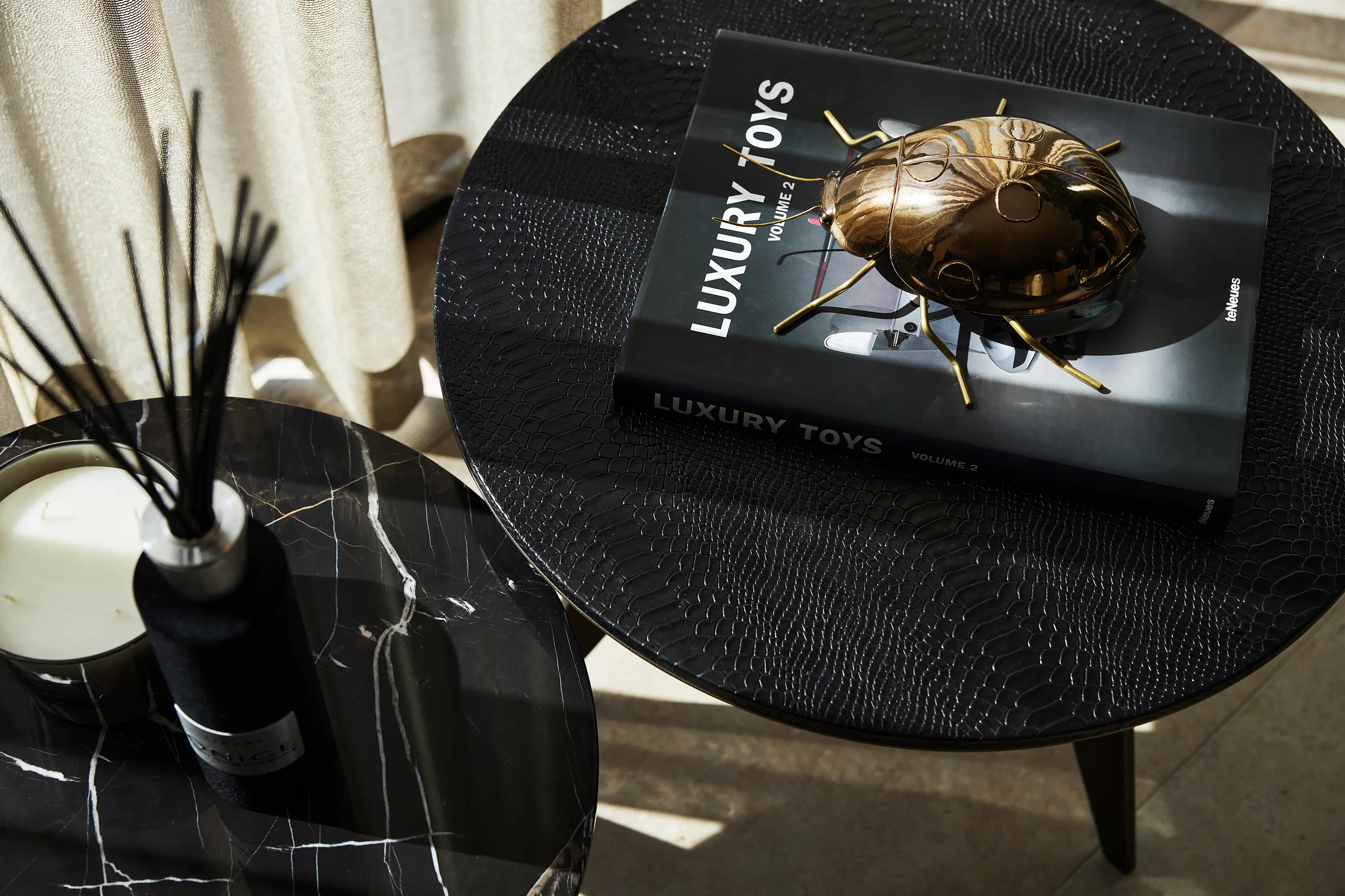 DAMI Luxury Interior - Emerald Side Table Matt Black + Bronze Python Top